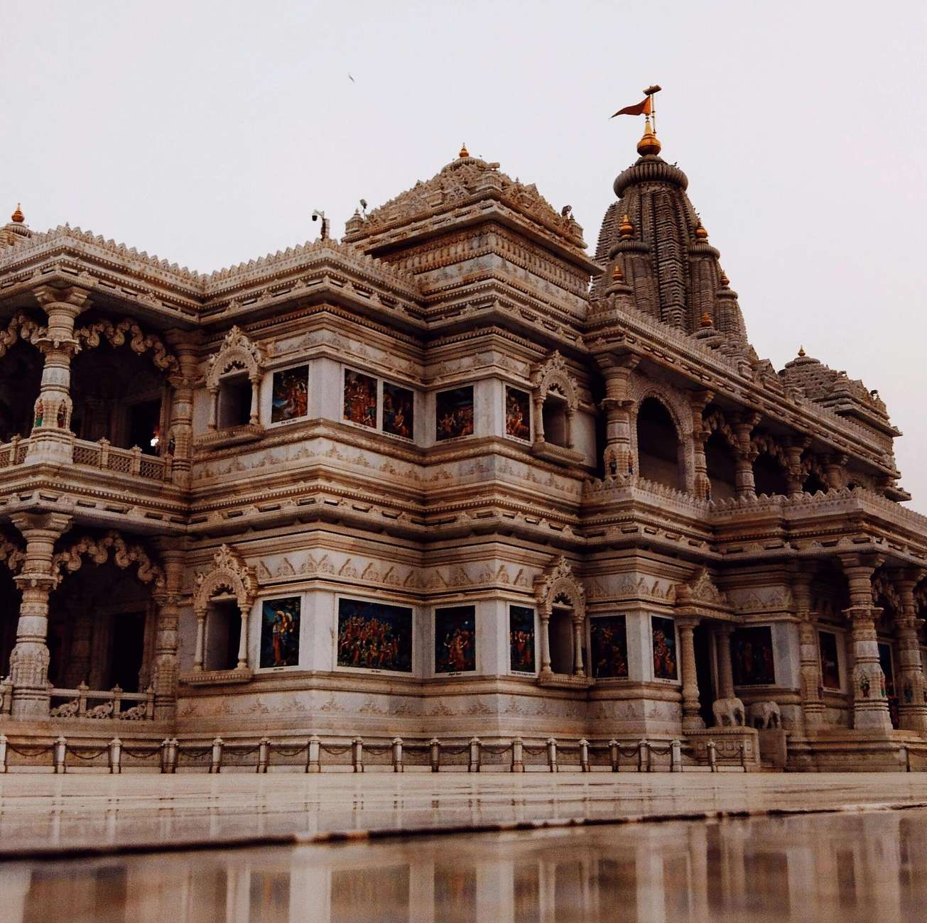 From Delhi: Taj Mahal, Agra & Mathura Tour by Car