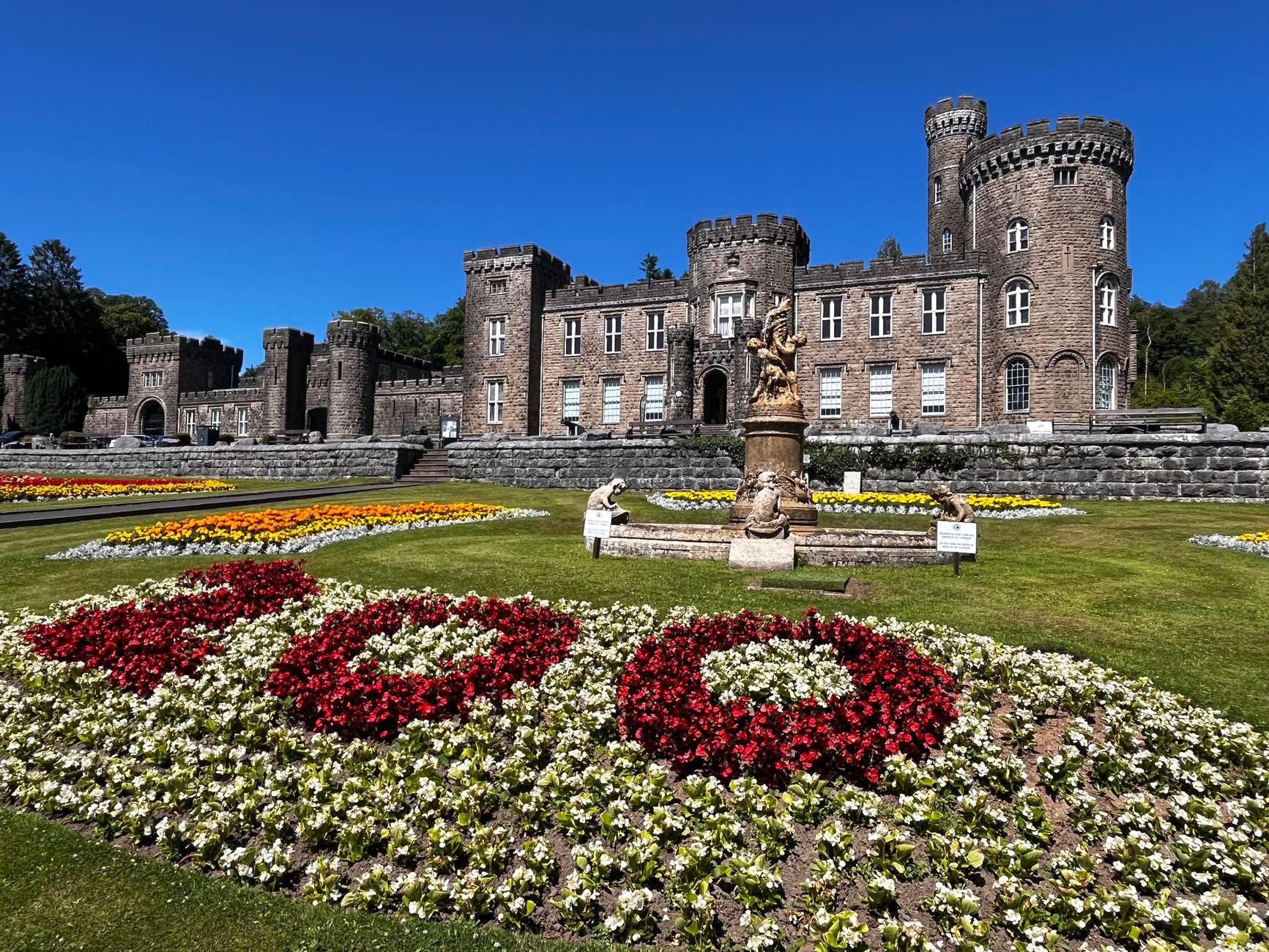 Cardiff: Waterfalls, Mountains & Castles Day Tour