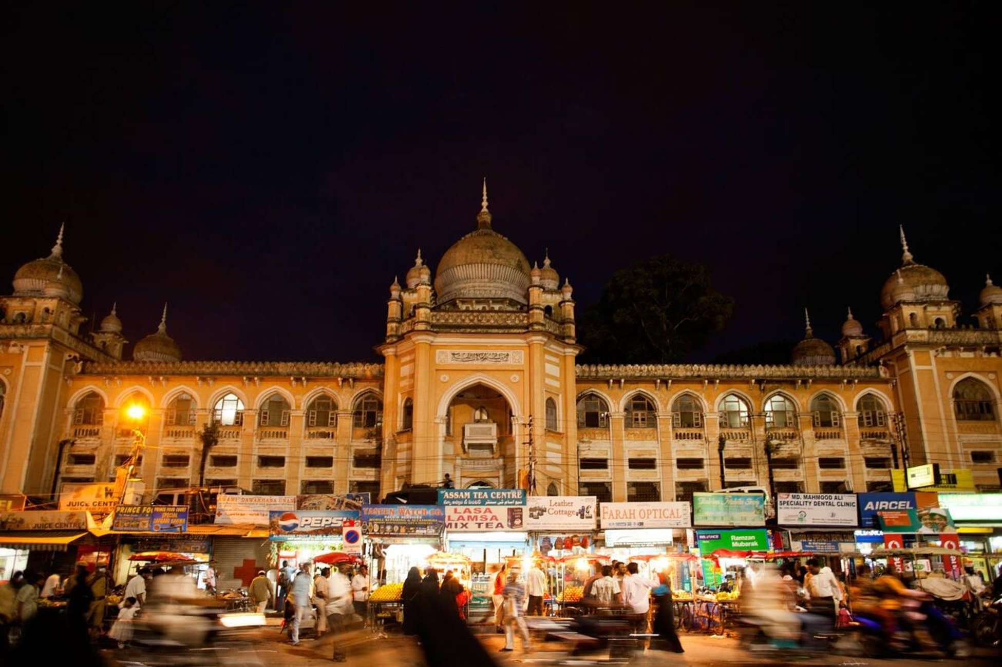 Hyderabad: Guided Night Walking Tour with Boat Ride