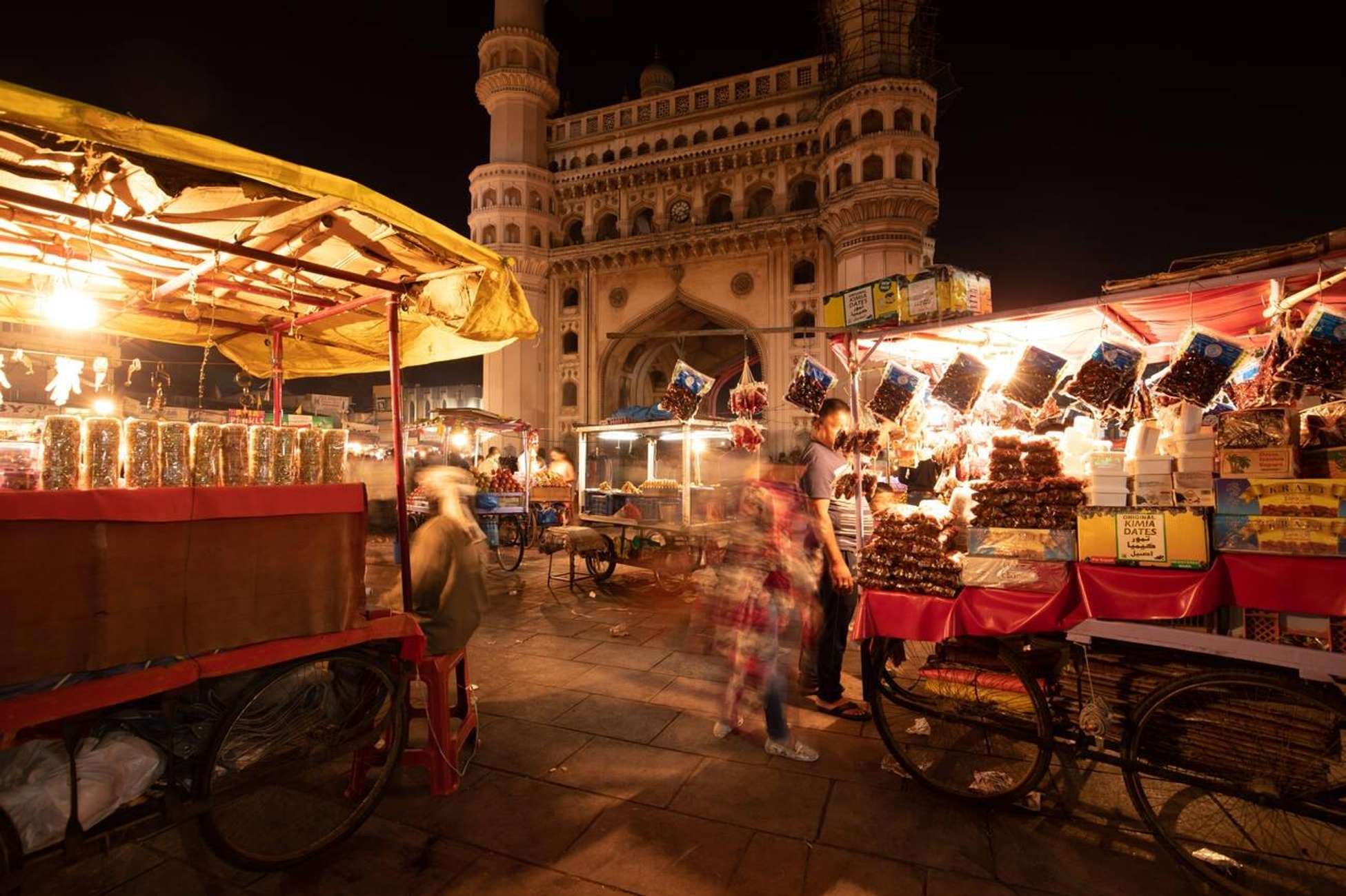 Hyderabad: Guided Night Walking Tour with Boat Ride