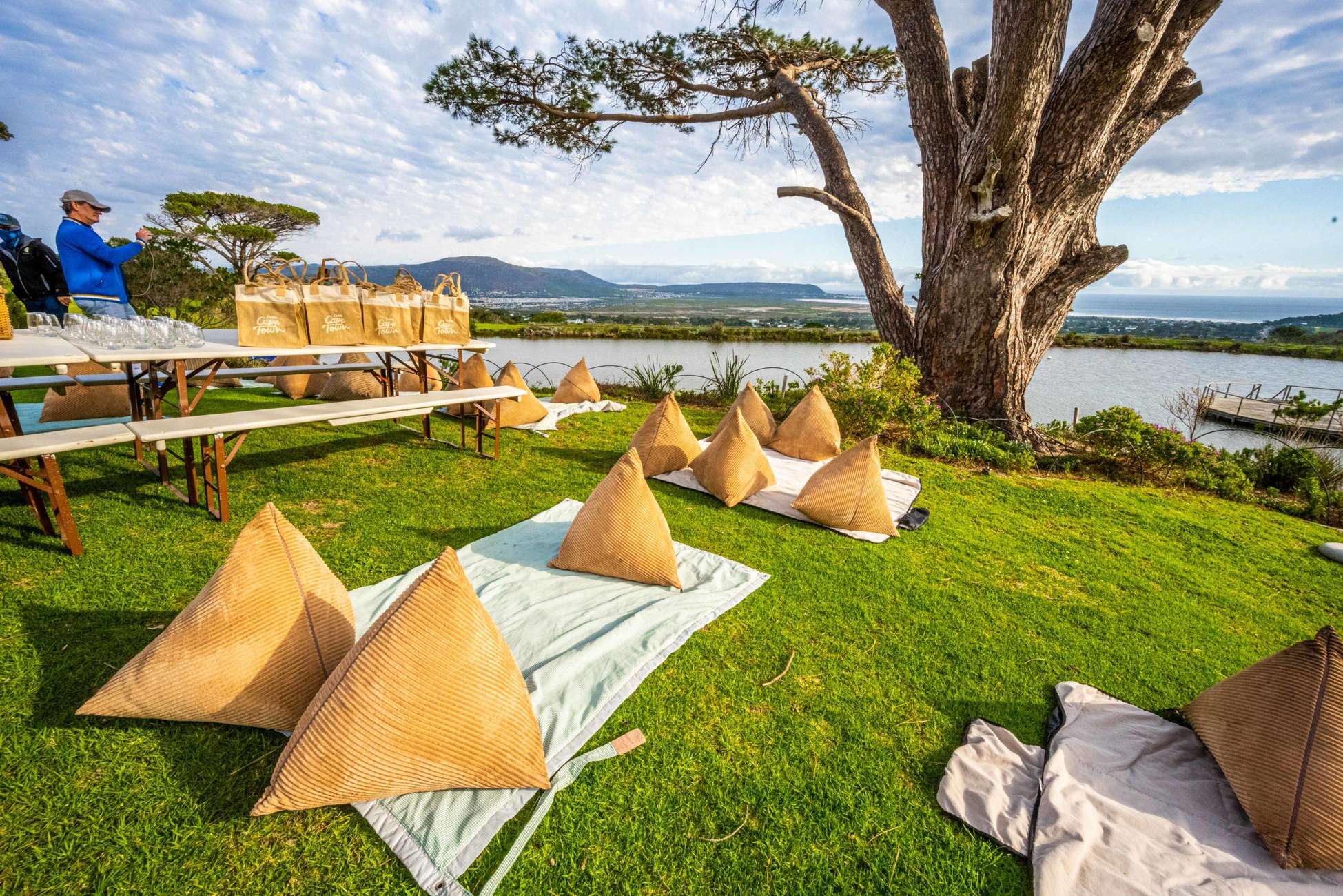 Cape Town: Peninsula full day Tour in Jeep with guide