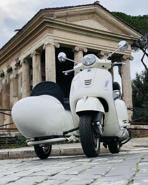 カプチーノ付き午前のベスパ サイドカー ツアー | GetYourGuide