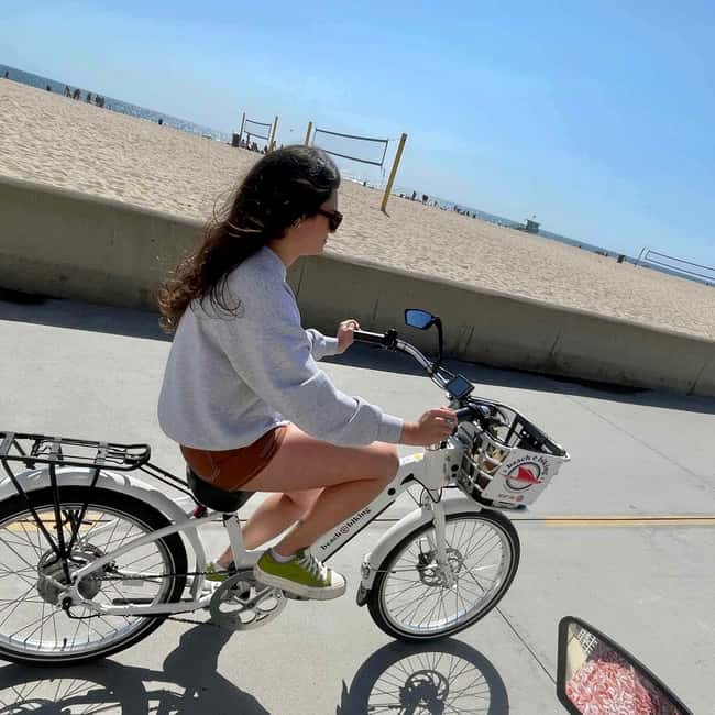 ロサンゼルスレドンド・ビーチからサンタモニカへのビーチEバイク