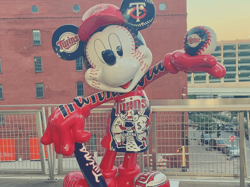 ターゲット フィールドでのミネソタ ツインズの野球の試合 | GetYourGuide