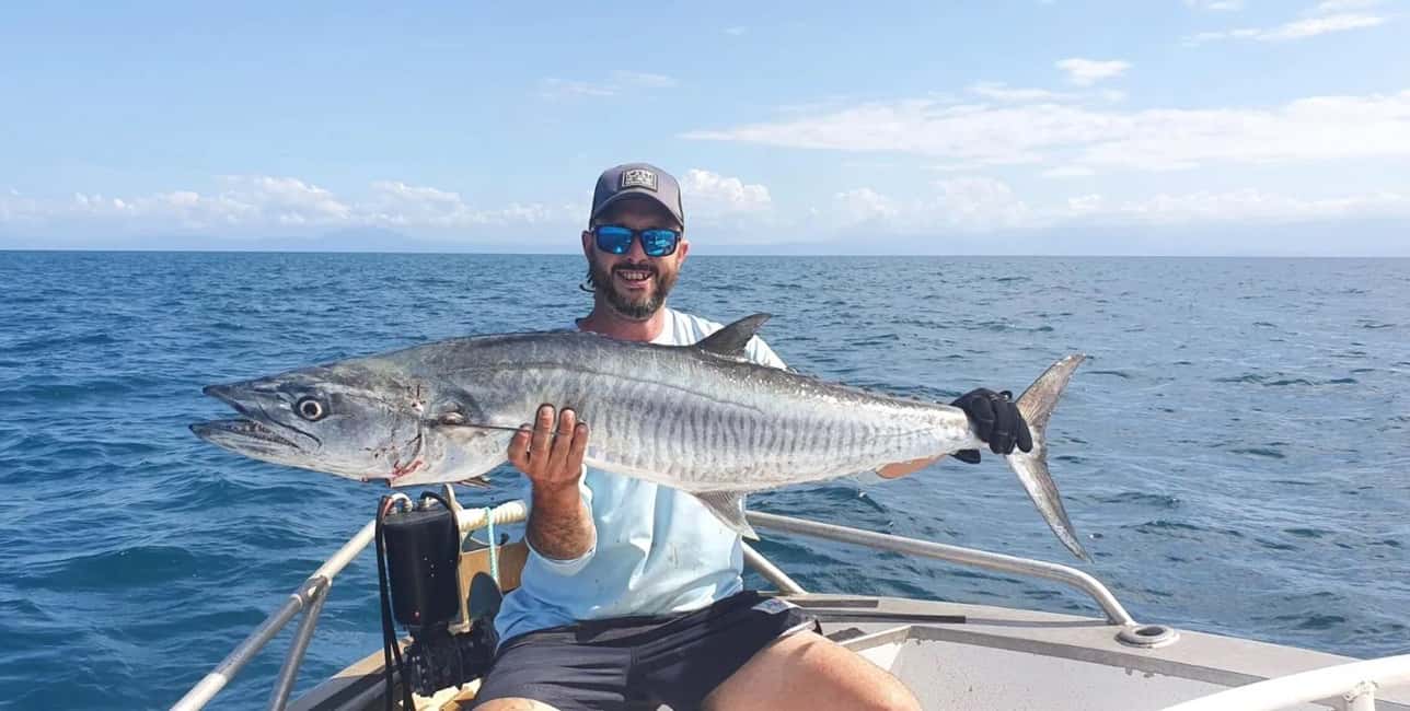 道格拉斯港：礁石与河口运动钓鱼游艇之旅| GetYourGuide