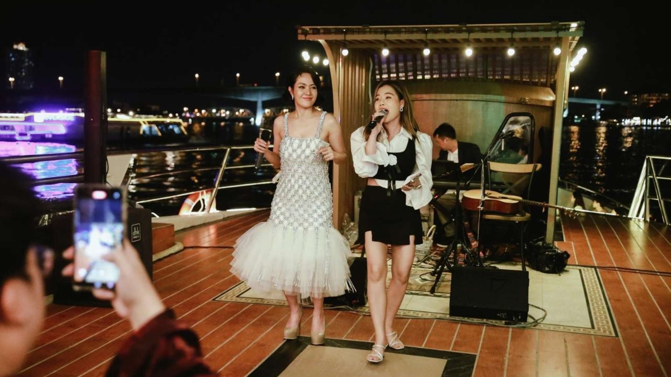 Entertainment on New Horizon Cruise