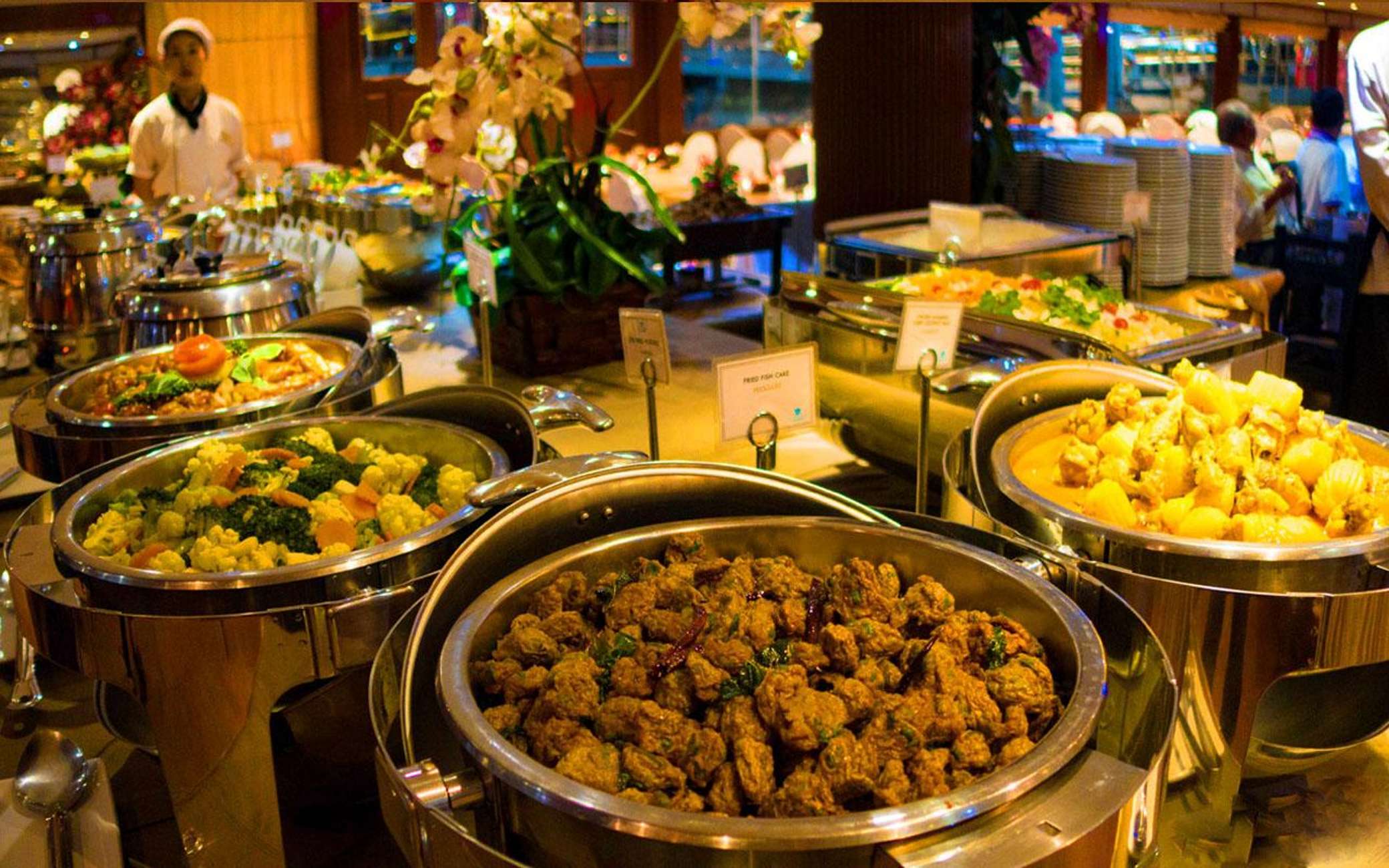 Food on The Luxury White Cruise