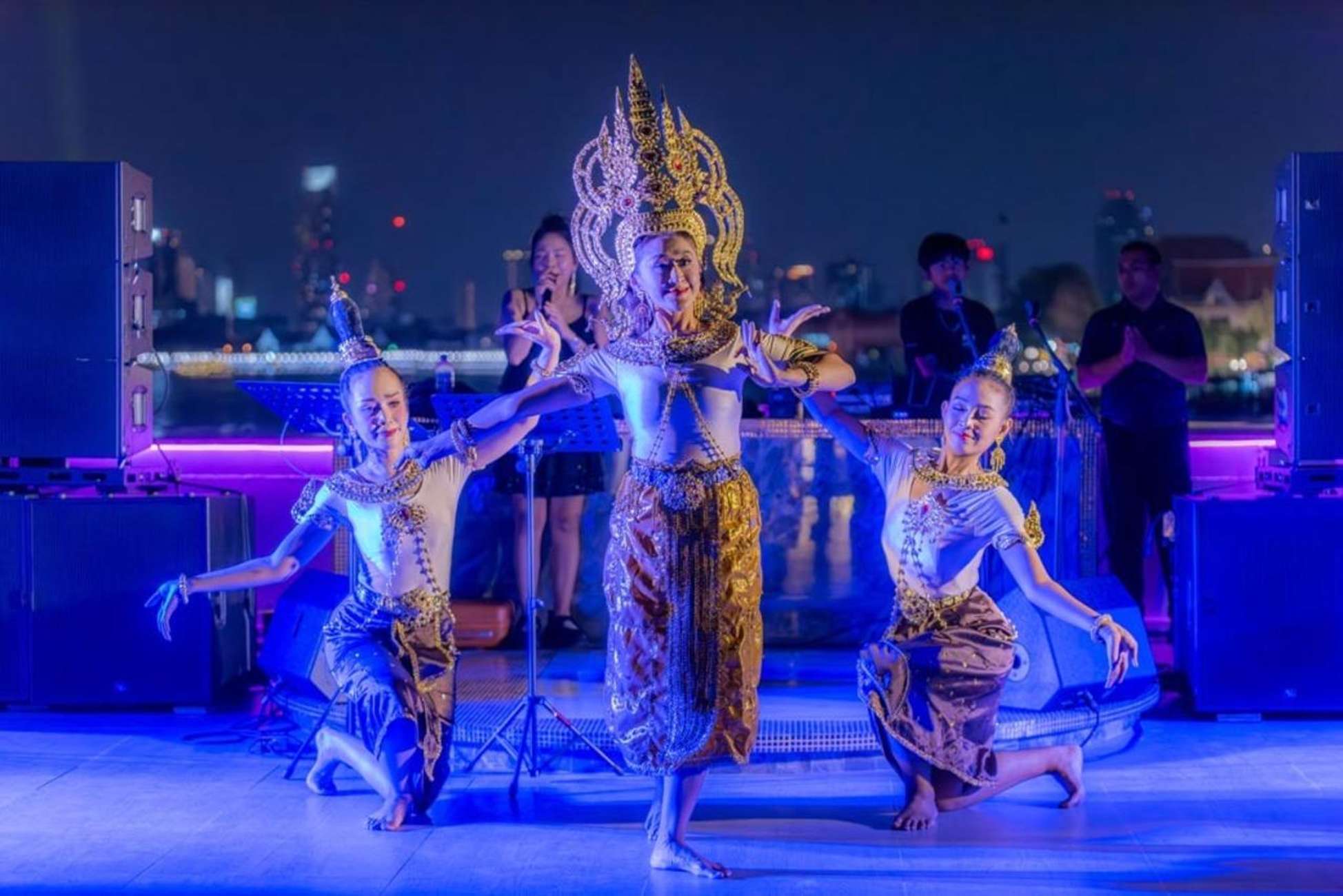 Entertainment at Bangkok Chaophraya Cruise
