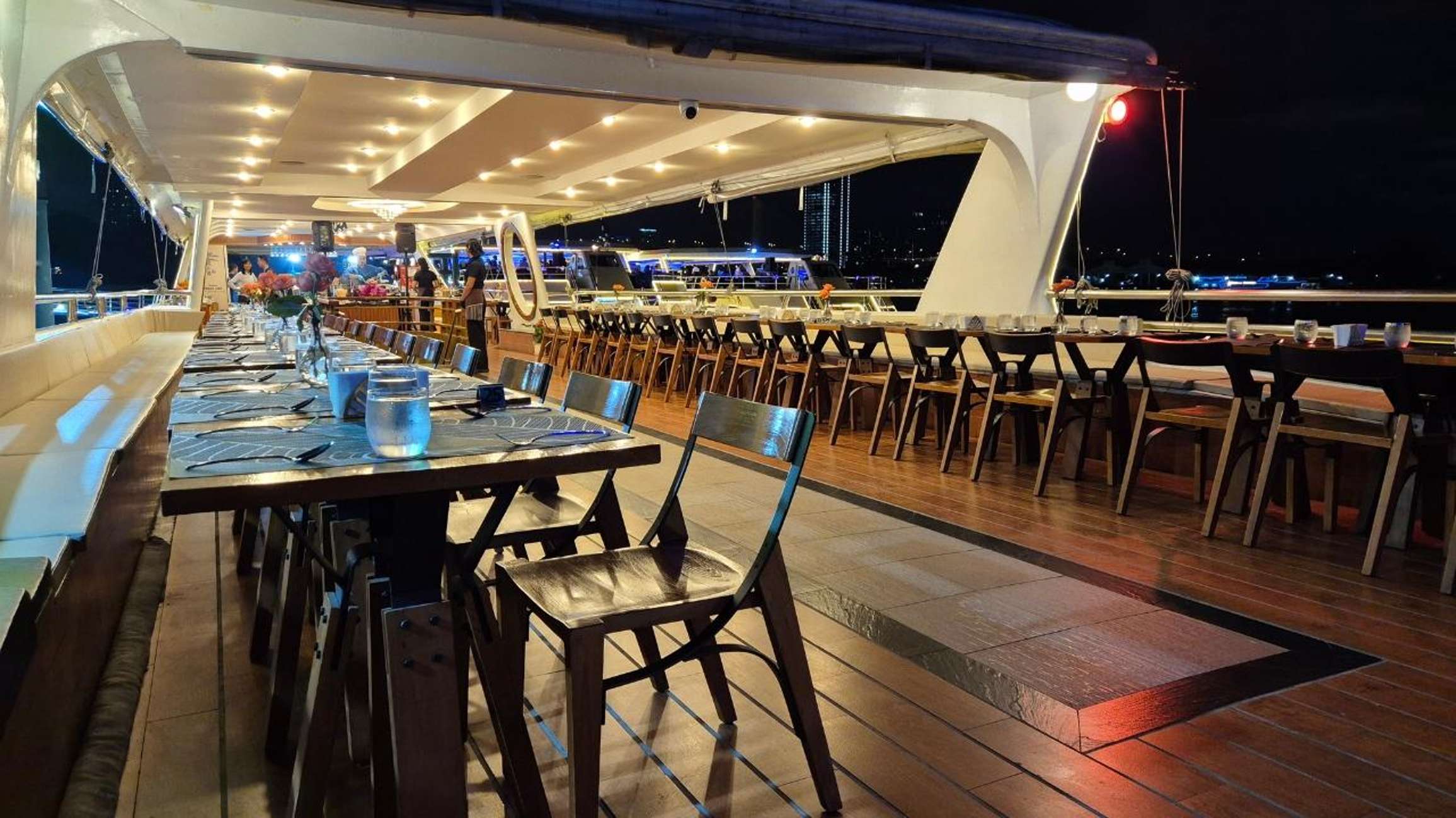 Upper deck of New Horizon Cruise