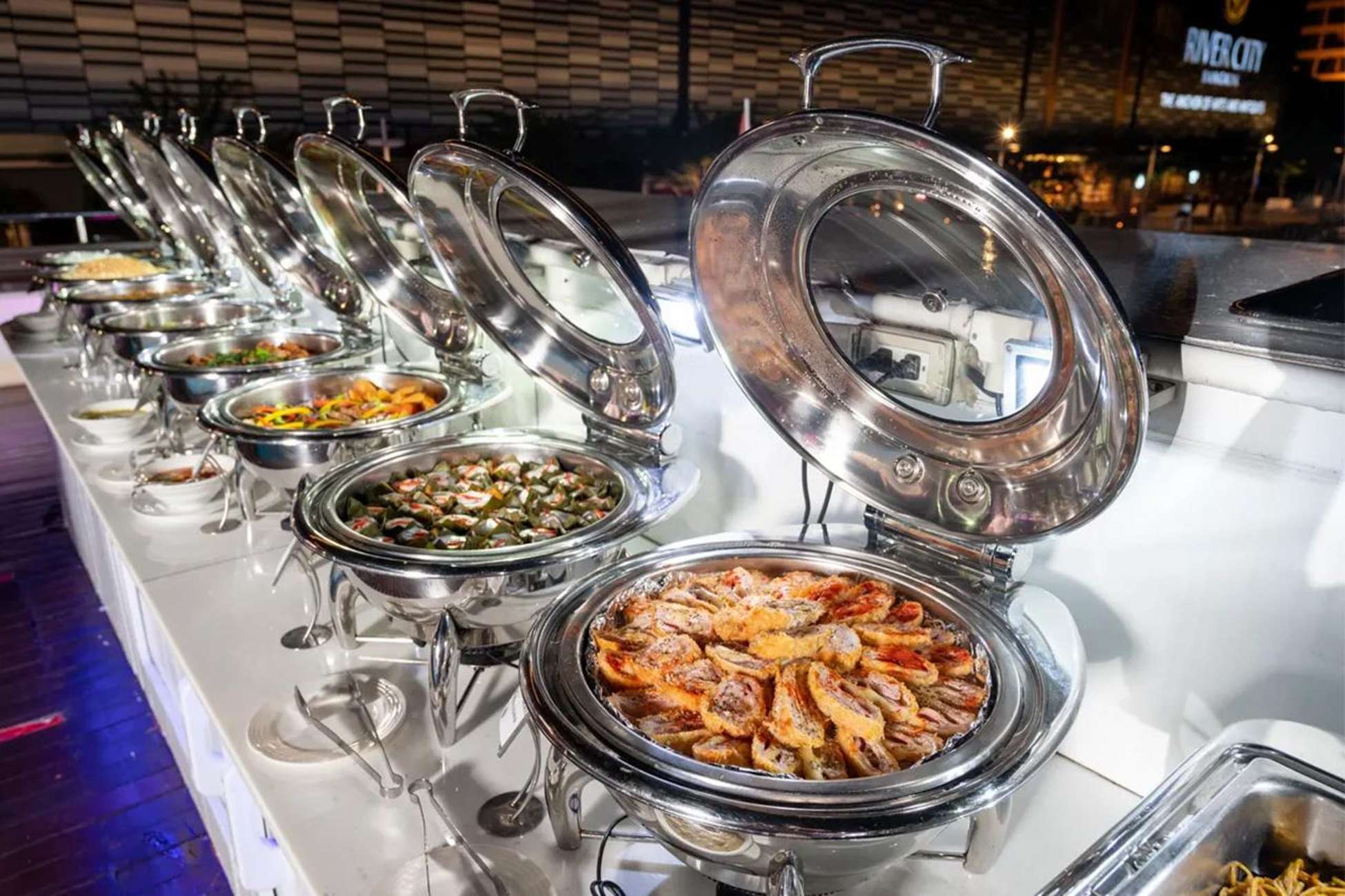 Food at Wonderful Pearl Dinner Cruise