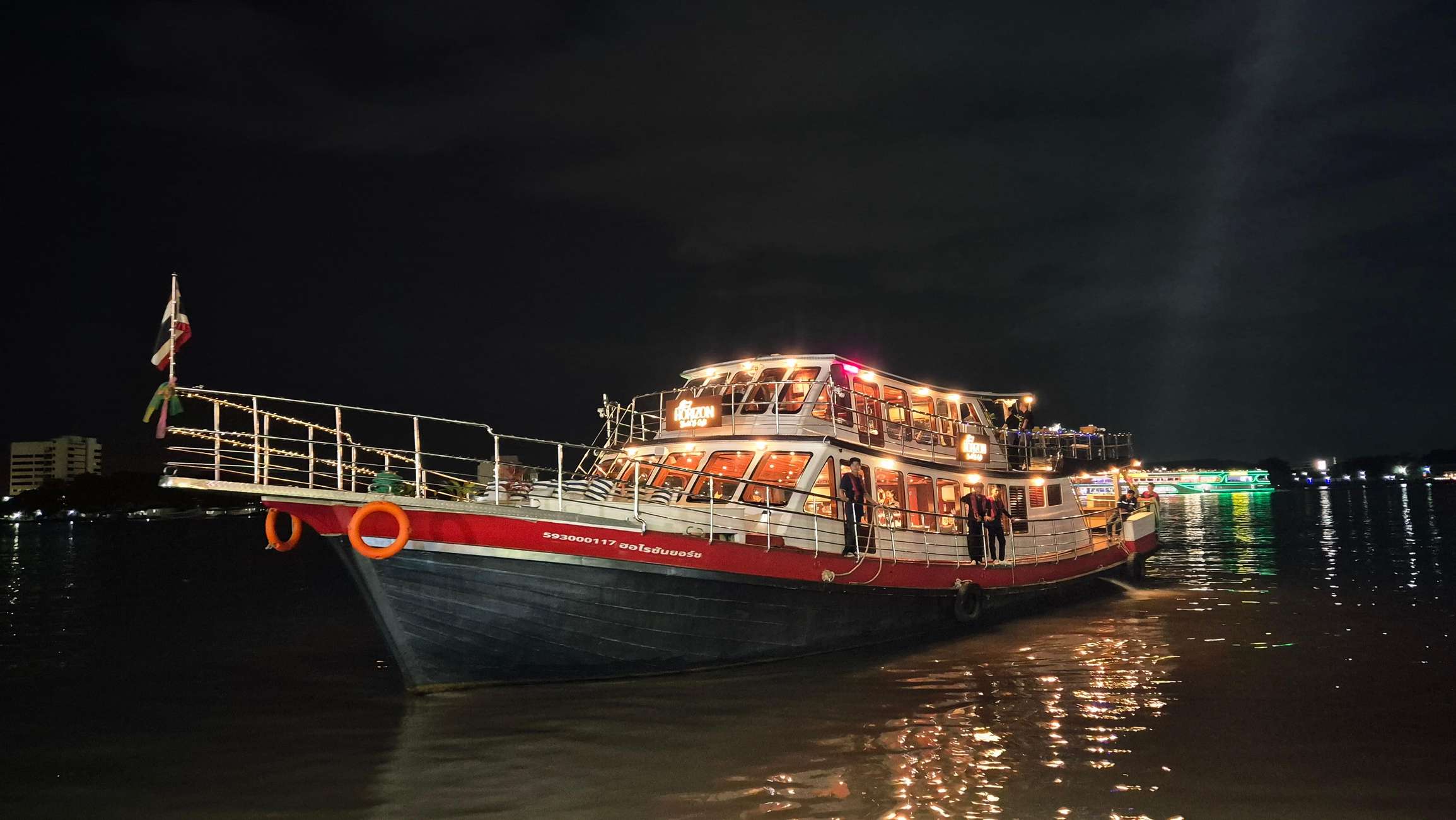 Horizon Yacht Dinner Cruise