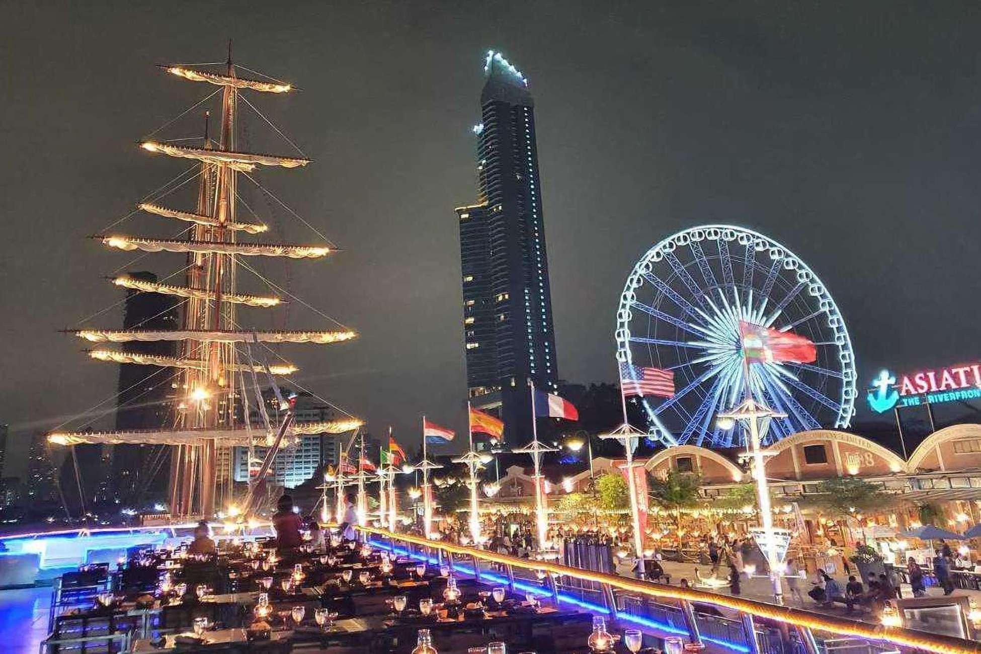 Asiatique Pier