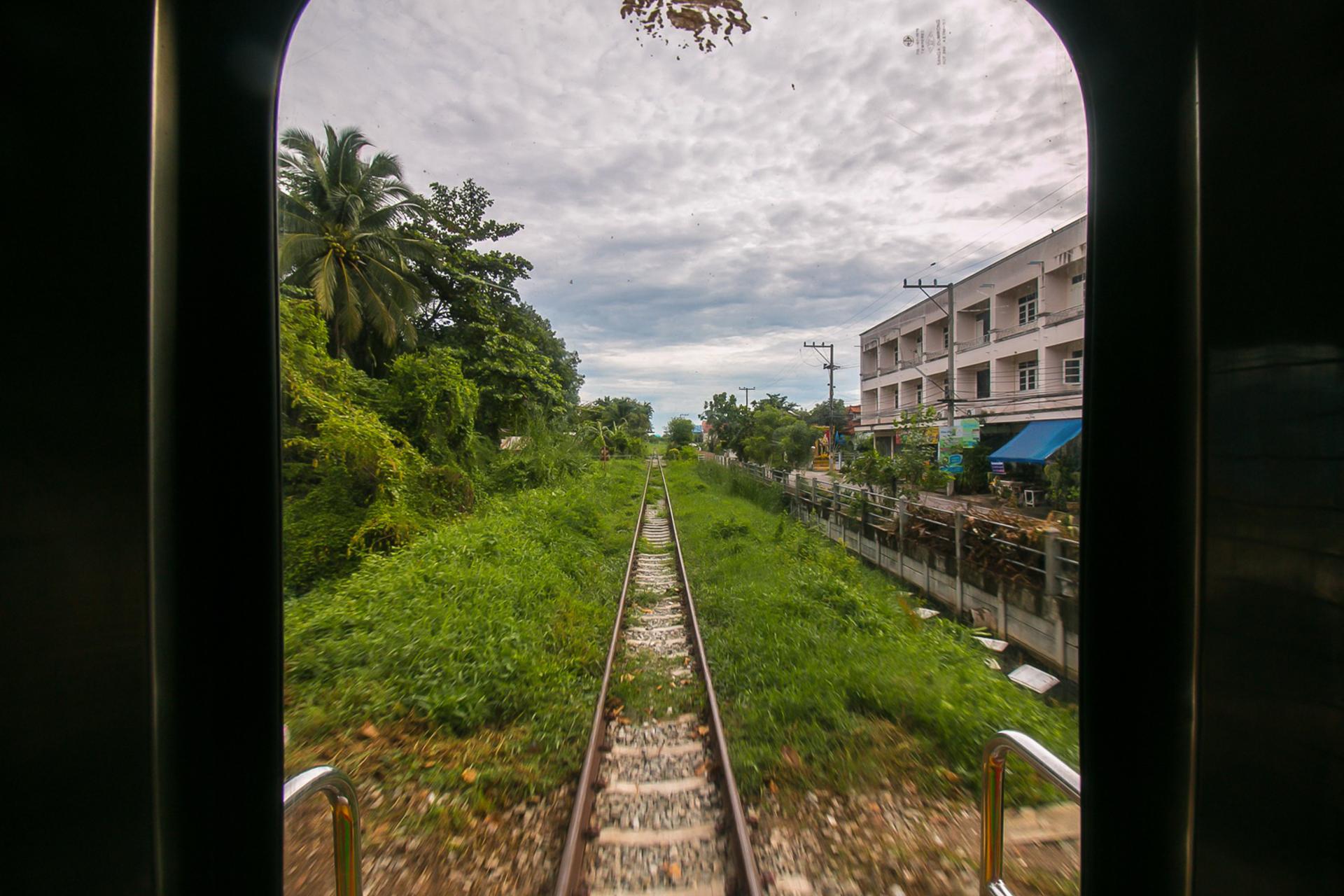 Bangkok: Damnoen Saduak Market and Maeklong Railway Market - Thumbnail 5