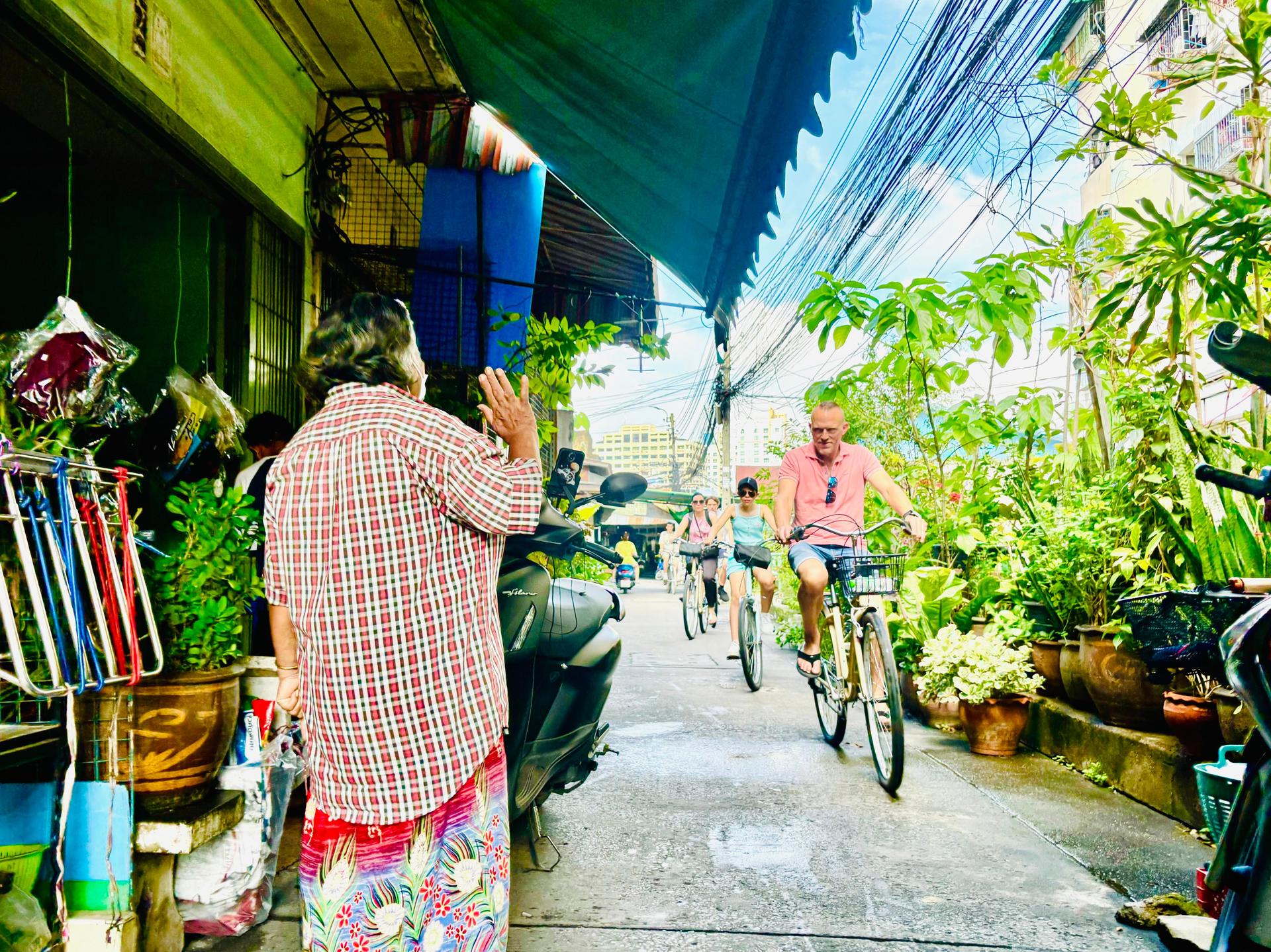 Bangkok: Temples, Canals & Local Life Bike Tour - Thumbnail 8