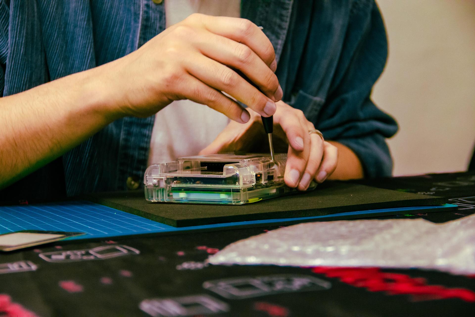 Gameboy Mod Workshop at Akihabara, Tokyo - Thumbnail 10
