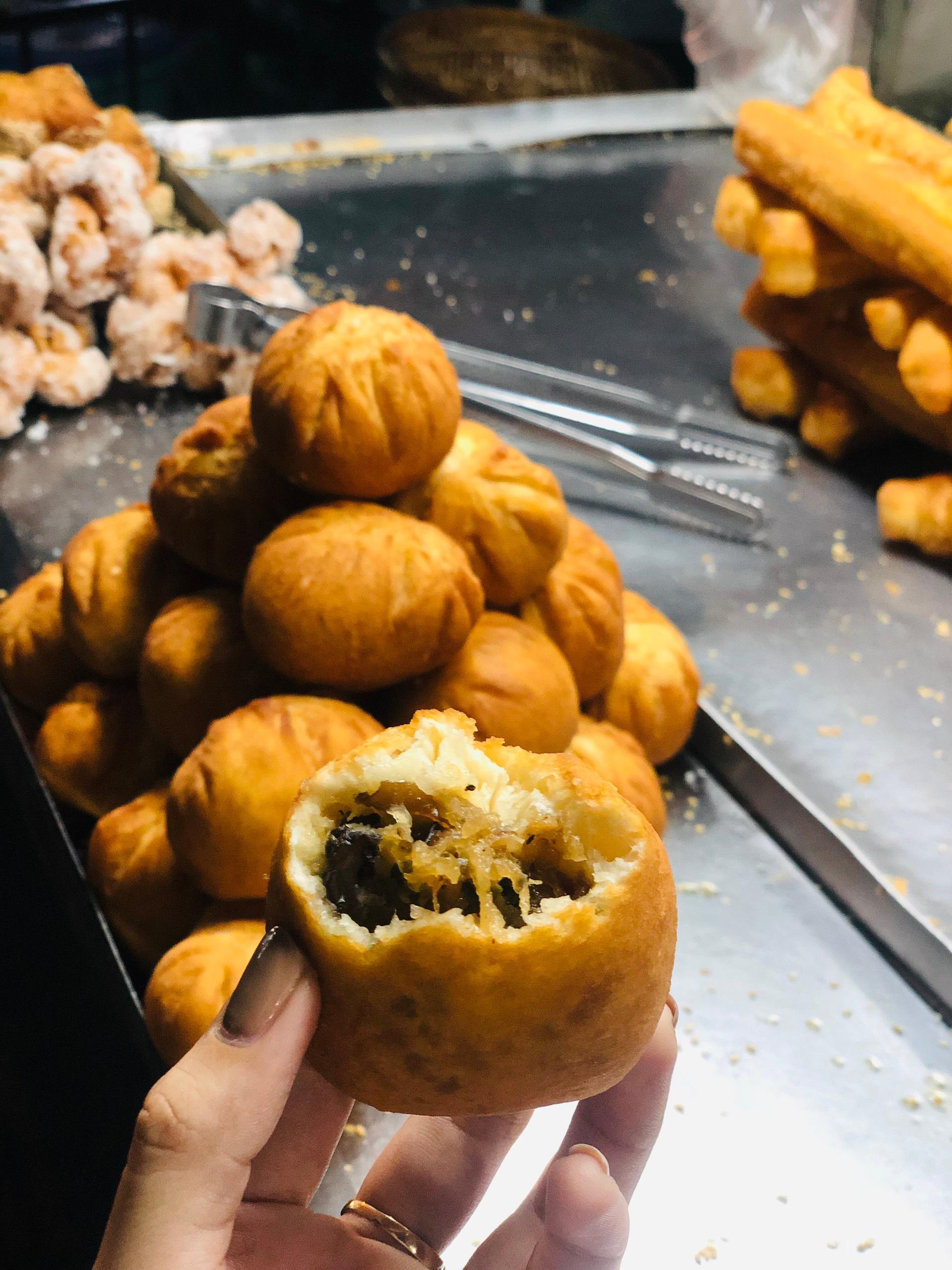 Ho Chi Minh City: Walking Food Tour with 13 Tastings - Thumbnail 9