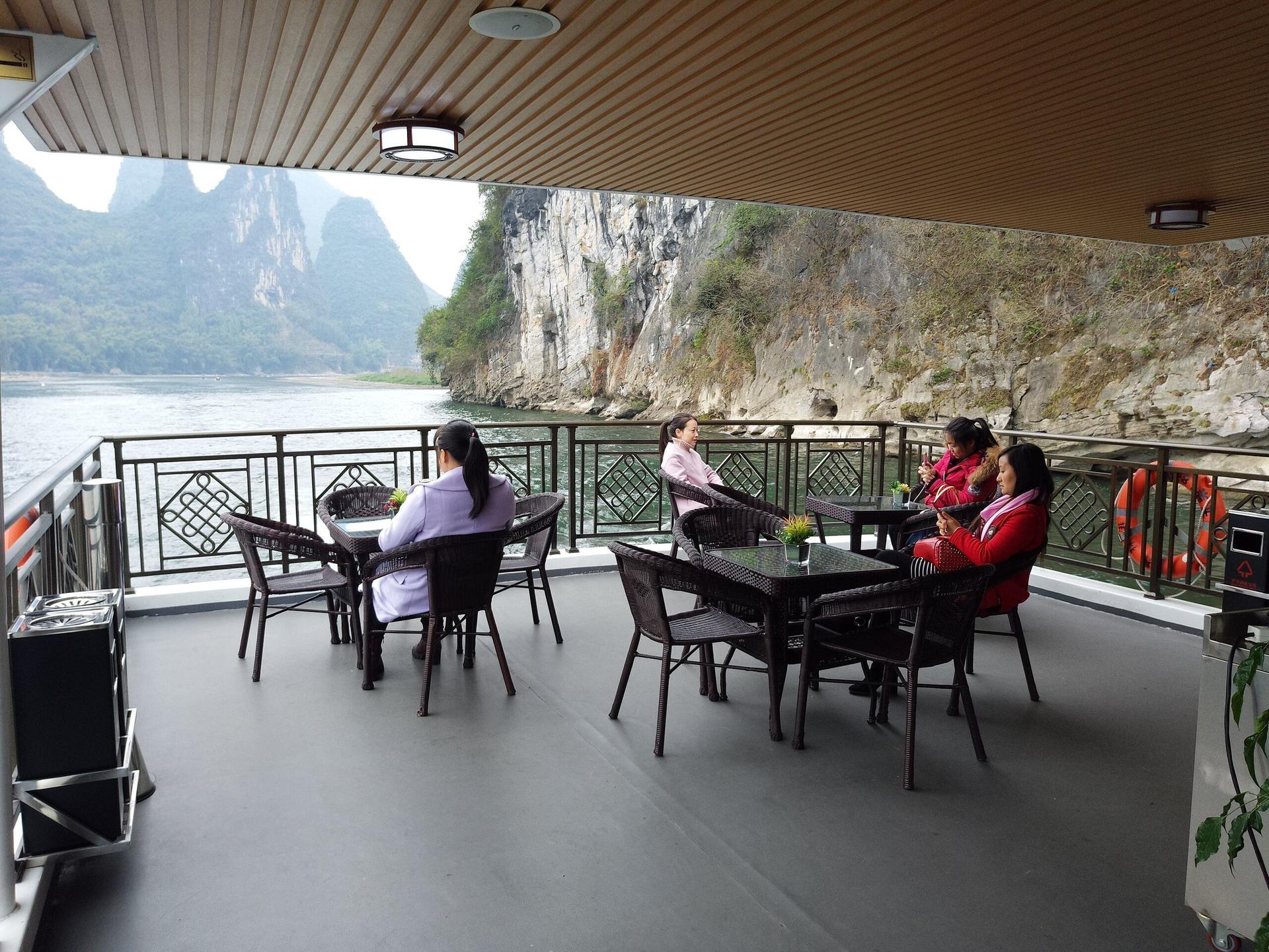 From Guilin: 4 Star Luxury Li River Cruise with Buffet Lunch - Thumbnail 5