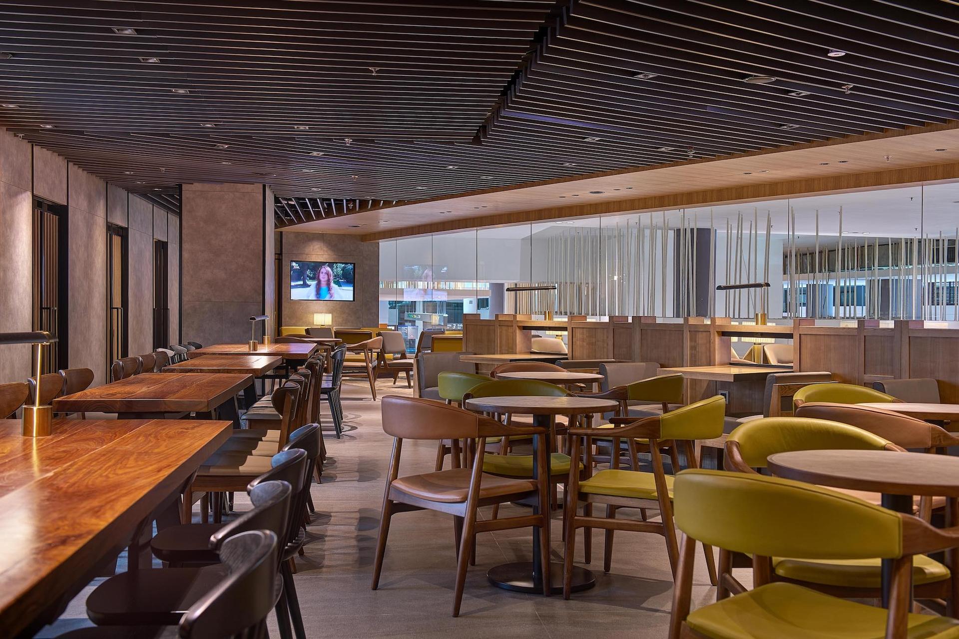 KUL Kuala Lumpur International Airport: Premium Lounge Entry - Thumbnail 9