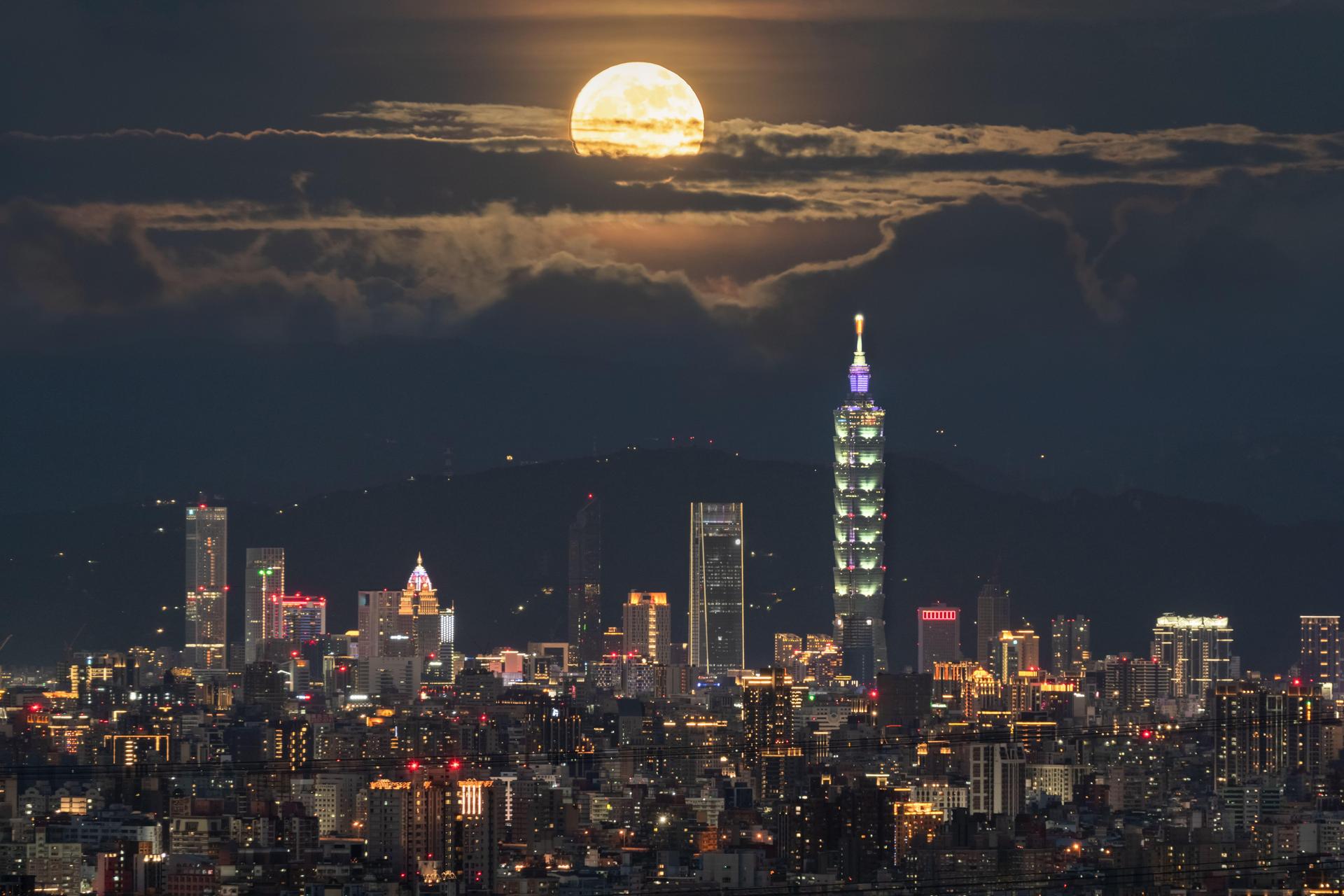 Taipei: Taipei 101 Observatory Deck Entry Ticket - Thumbnail 5
