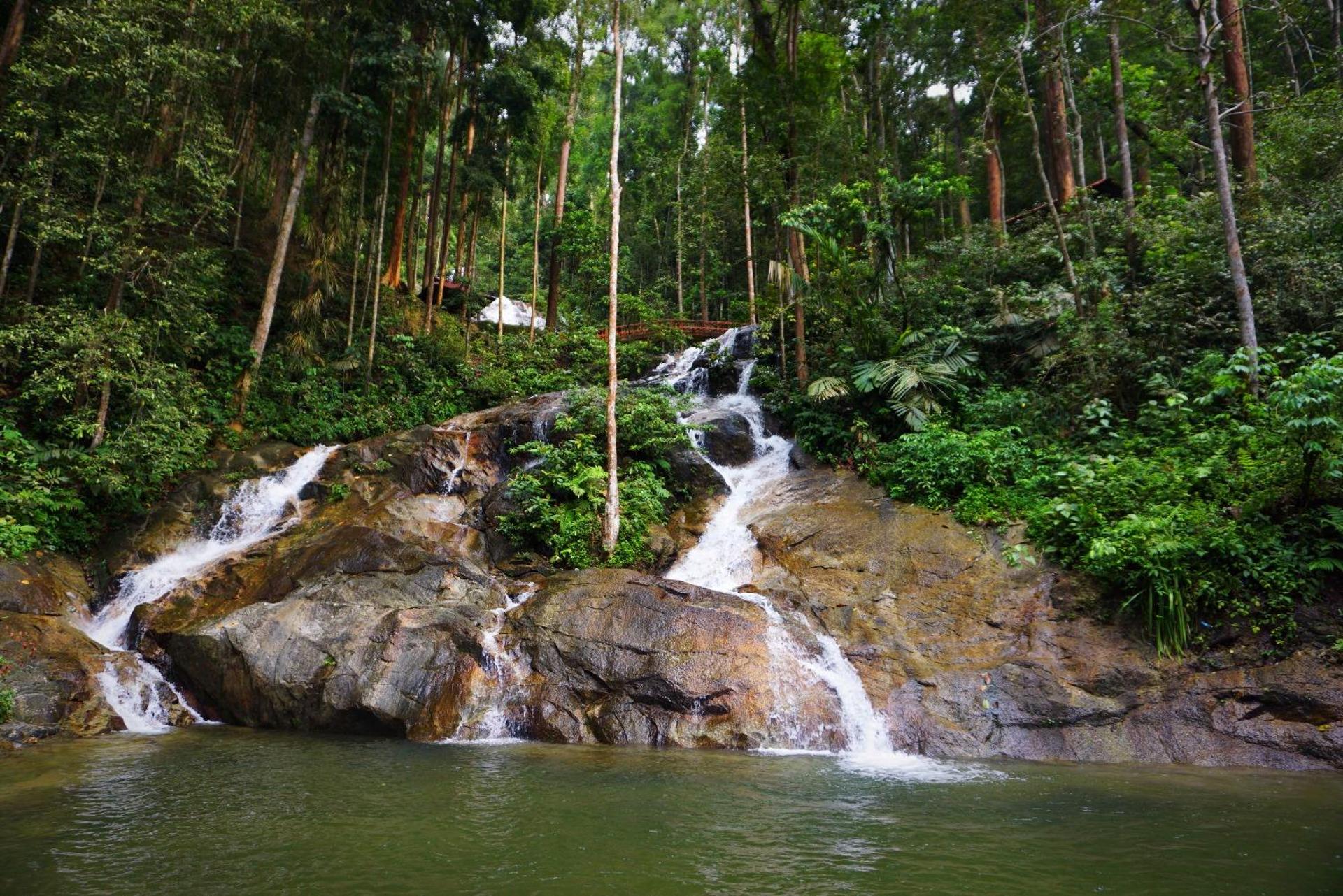 Kuala Lumpur: Batu Caves, Ramayana Caves and Kanching Falls - Thumbnail 4
