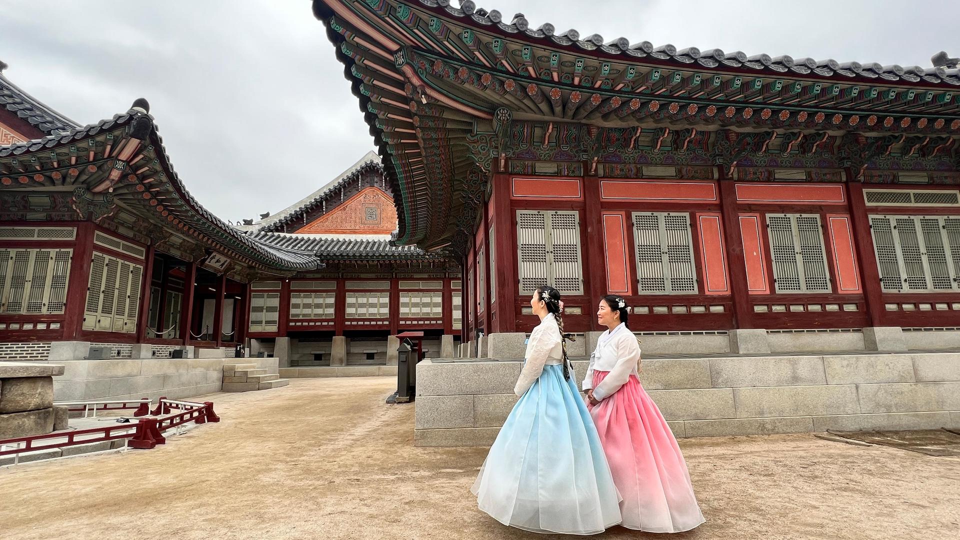 Seoul Highlights: Gyeongbok Palace, Insadong & N Seoul Tower - Thumbnail 10