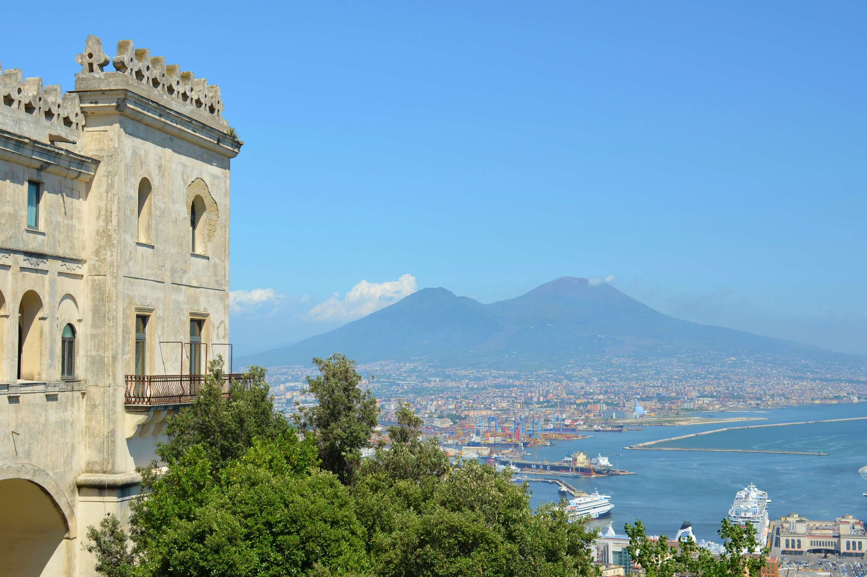 ナポリ（イタリア）の最高の景色が楽しめる8つのスポット。