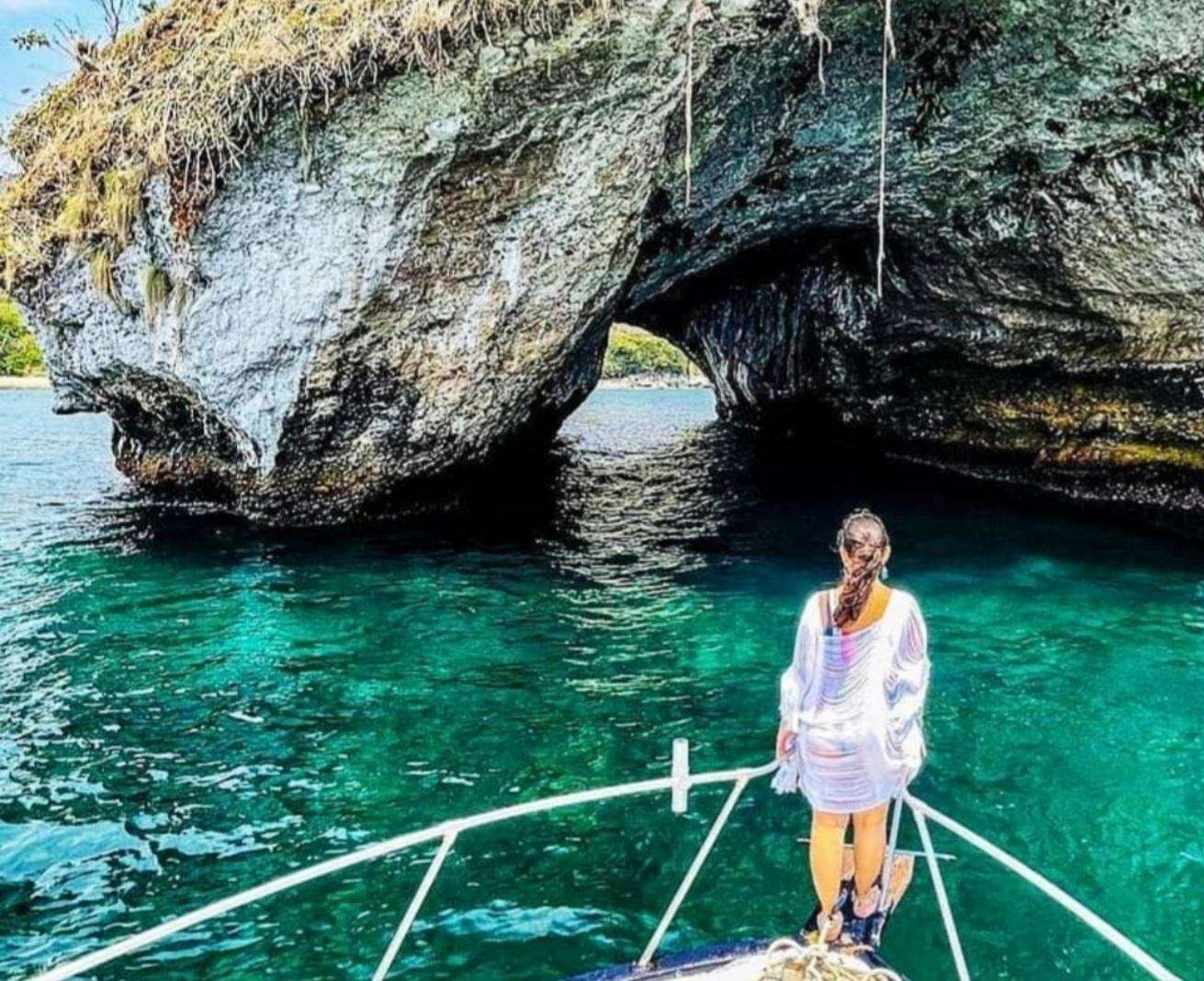 5 Islands of Los Arcos Boat Tour & Snorkeling in this destination