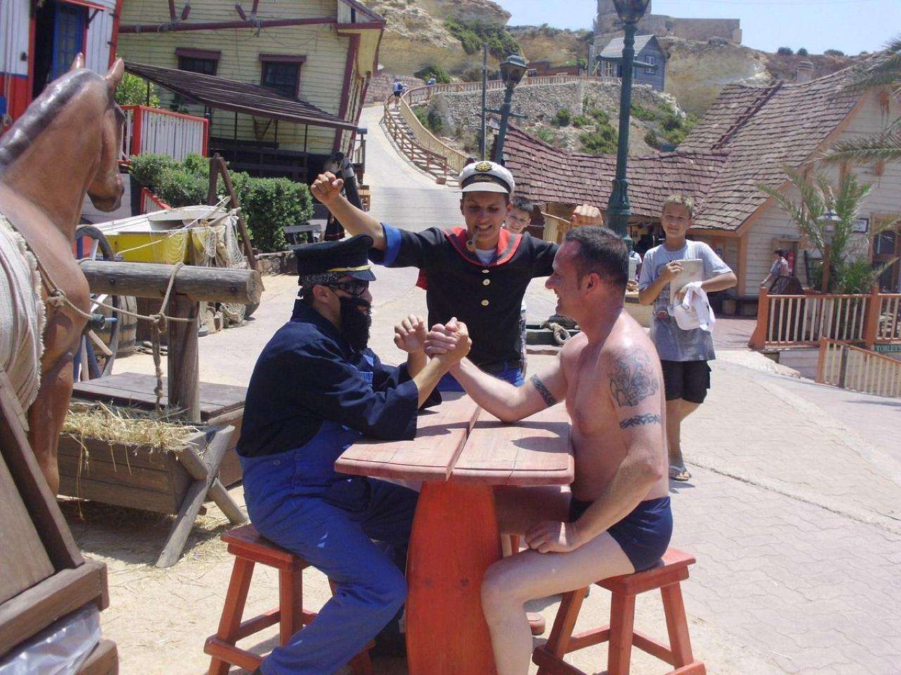 Colagem de mídia