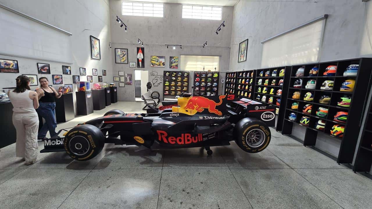 Colagem de mídia