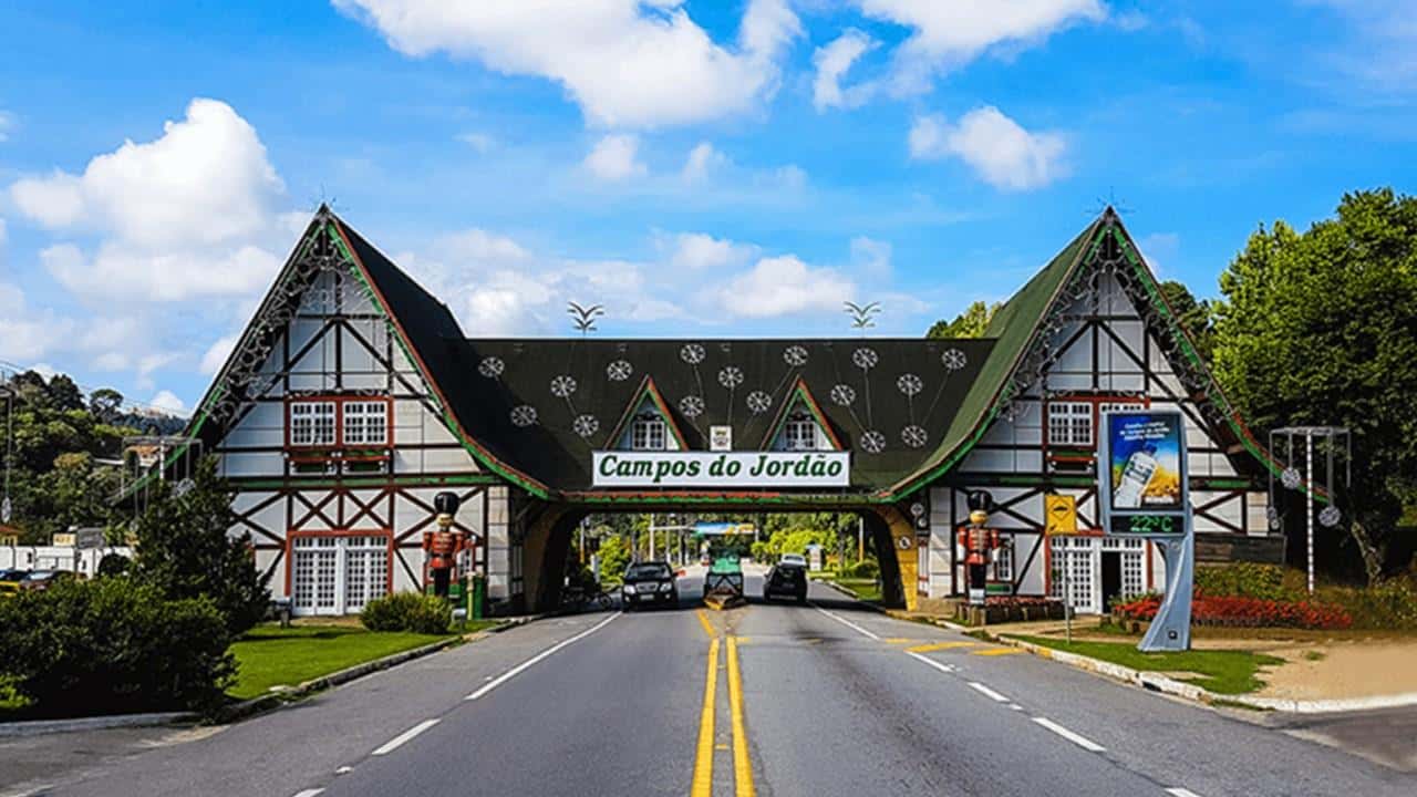 Colagem de mídia