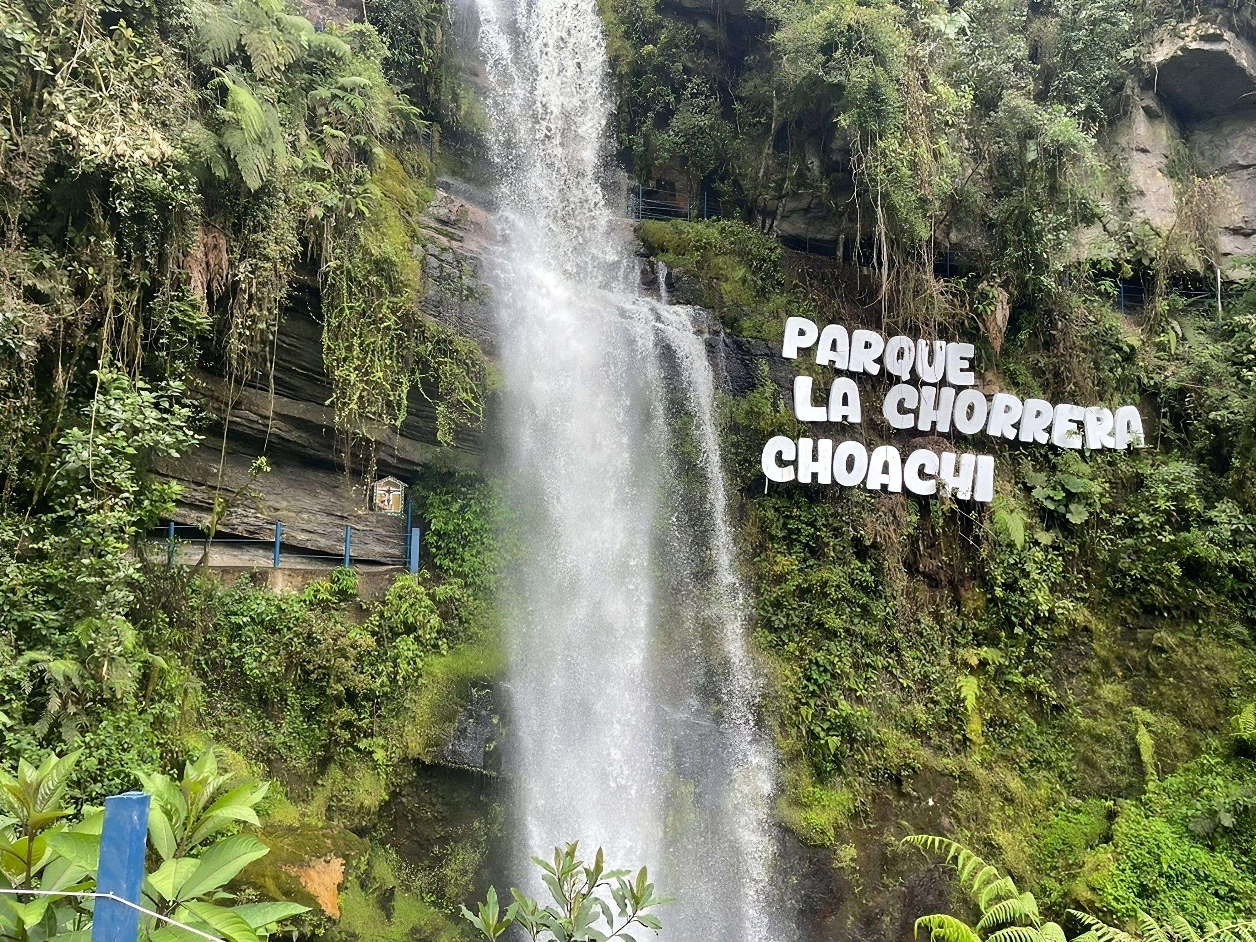 Colagem de mídia