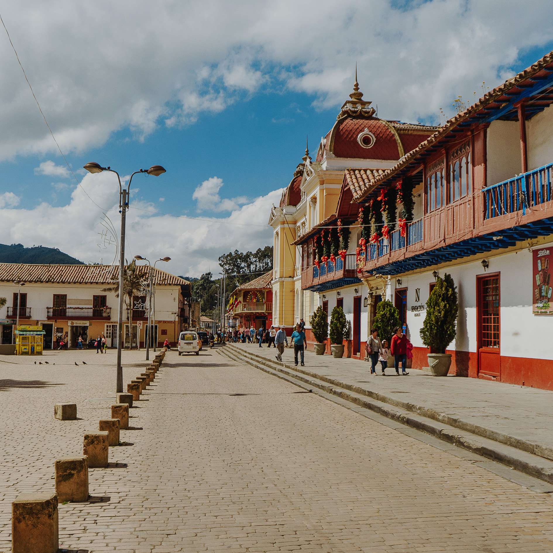 Colagem de mídia