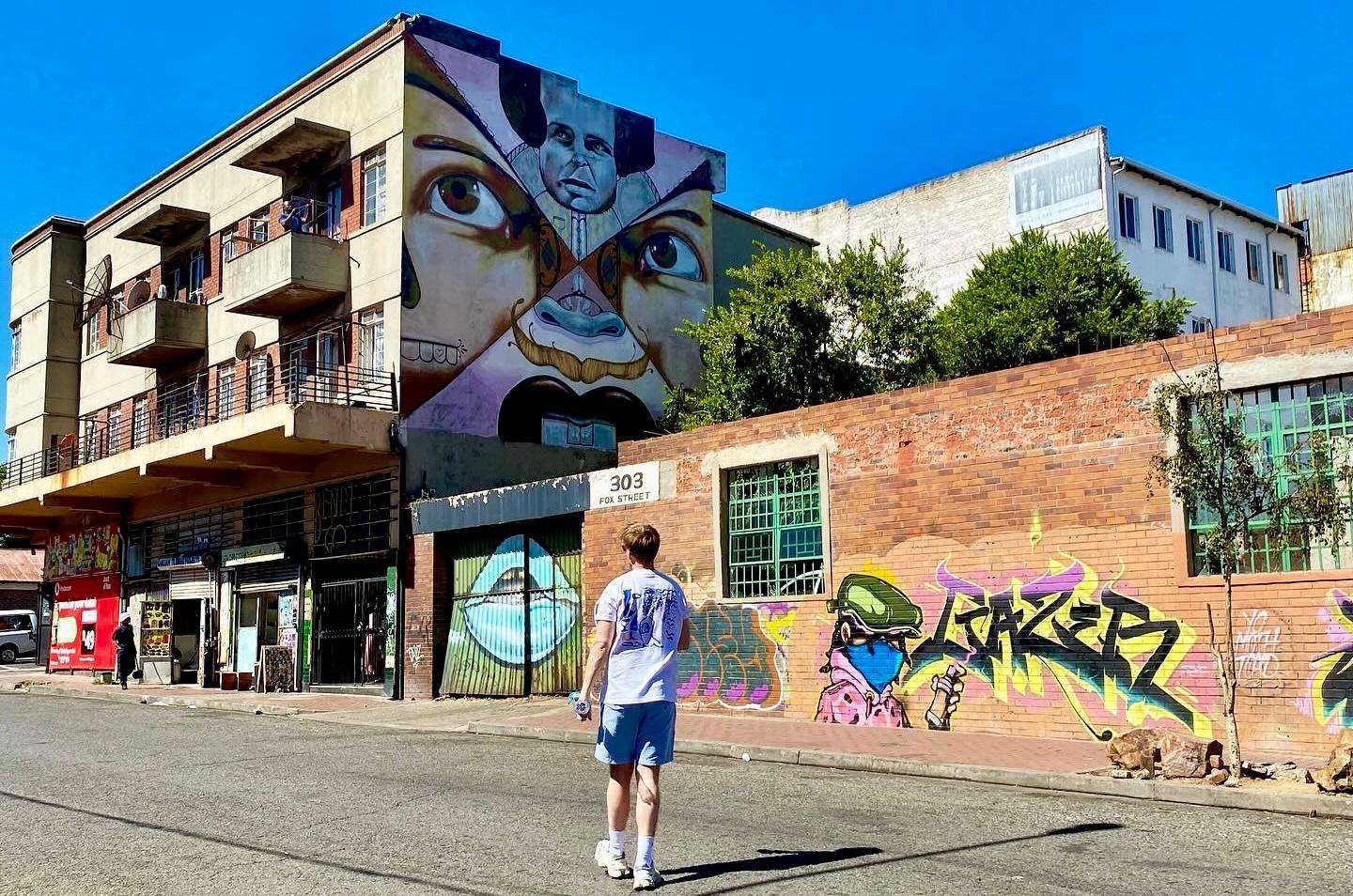 Colagem de mídia