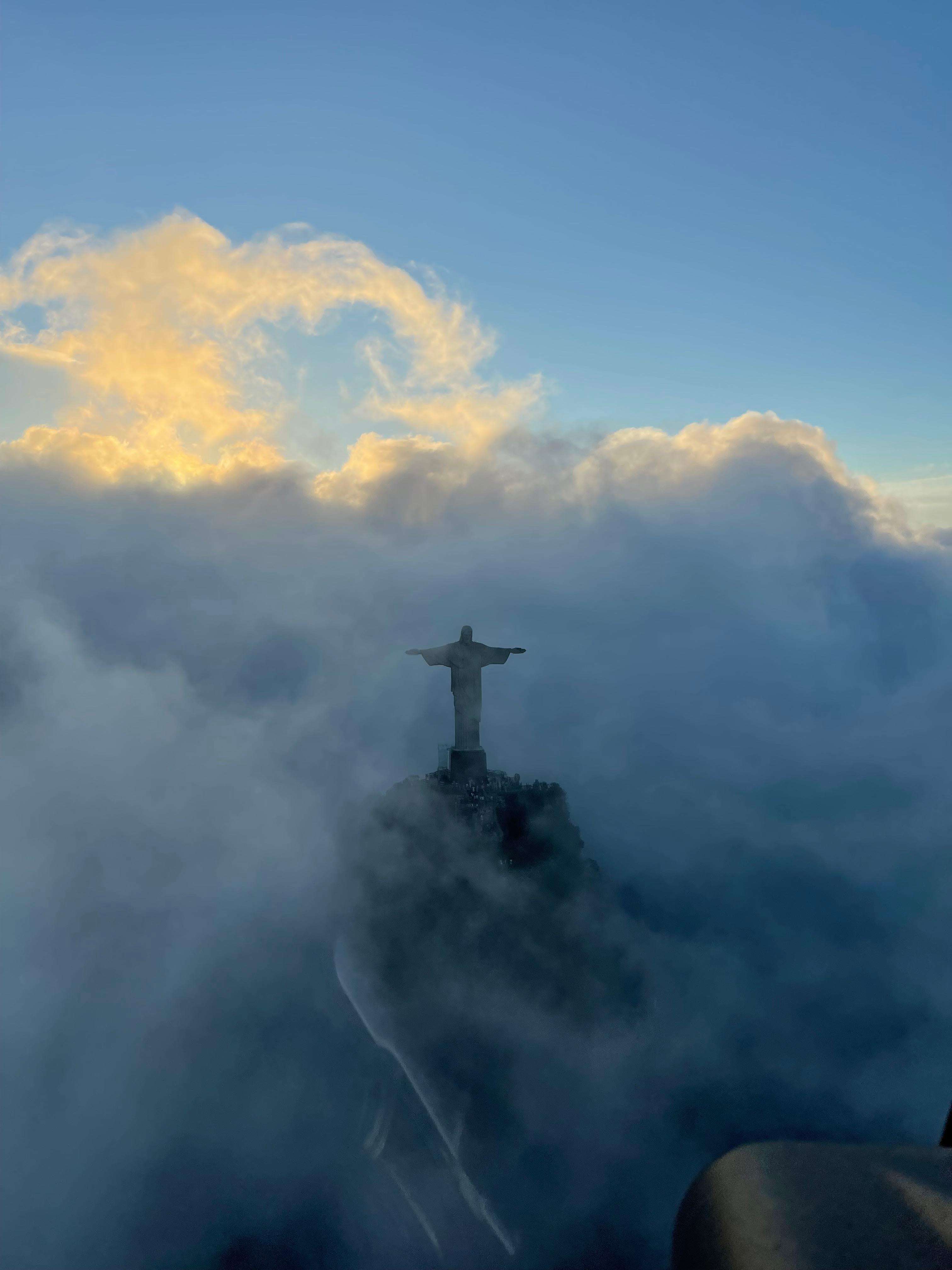Colagem de mídia