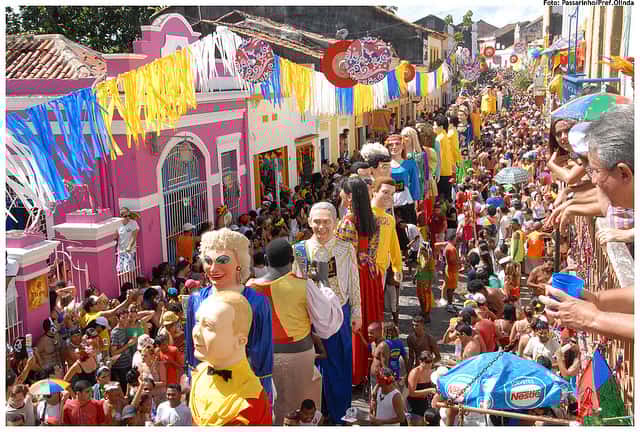 Colagem de mídia