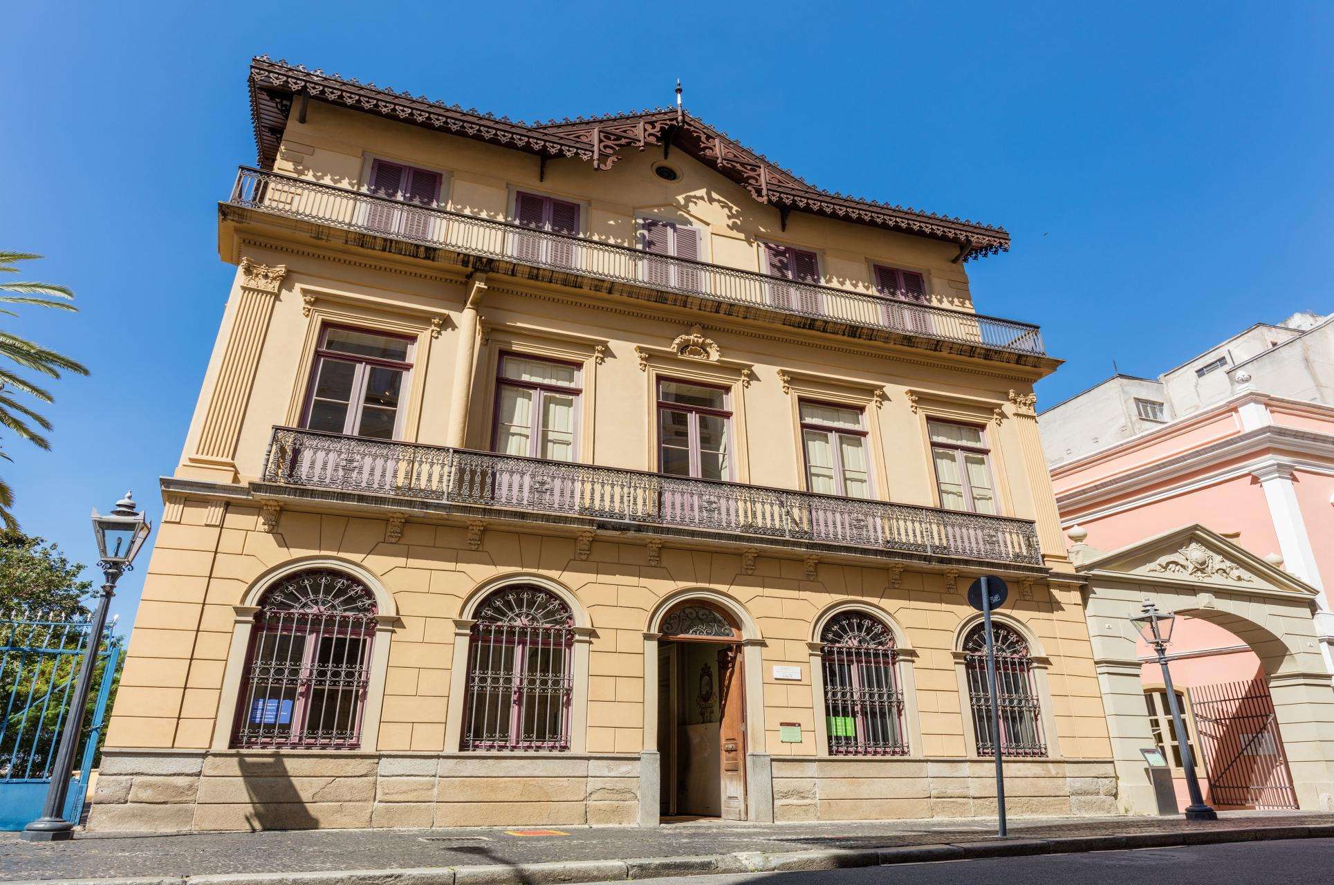 Colagem de mídia