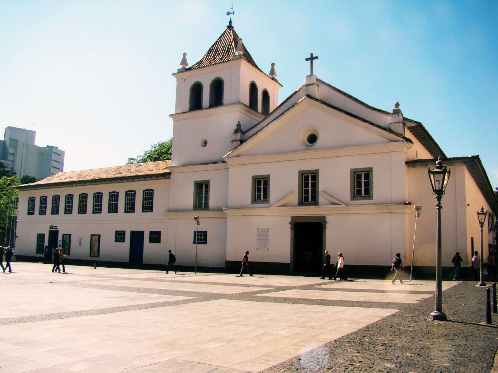 Colagem de mídia