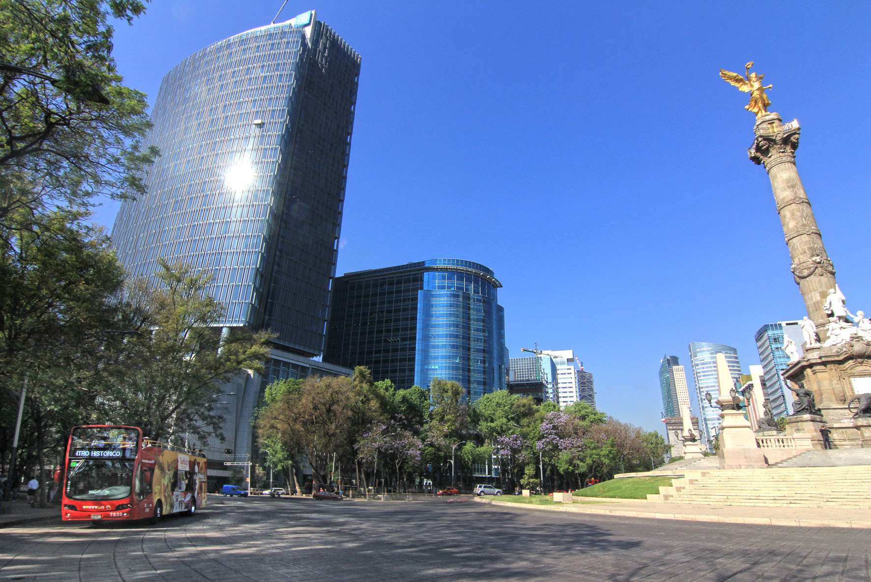 Colagem de mídia
