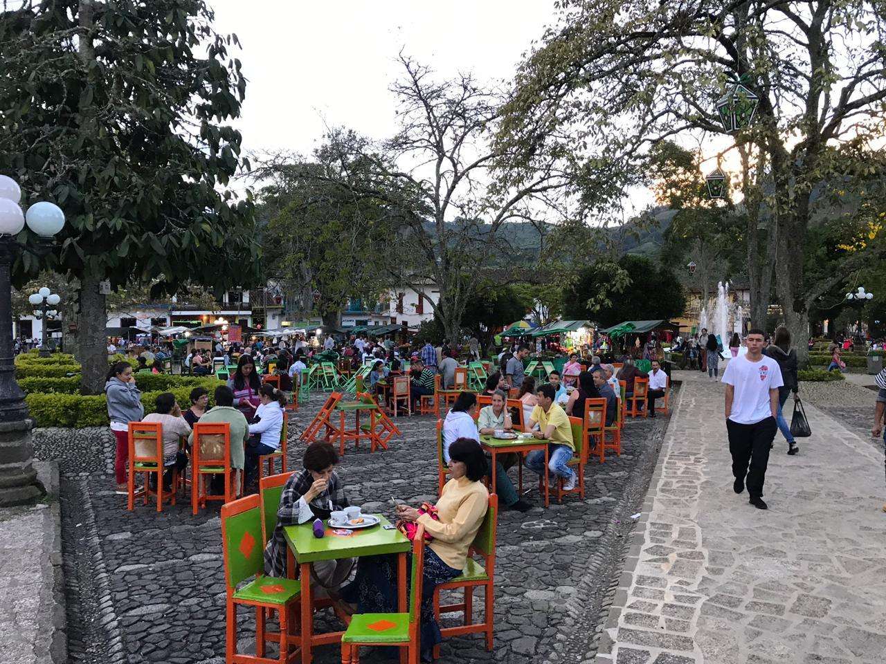 Colagem de mídia