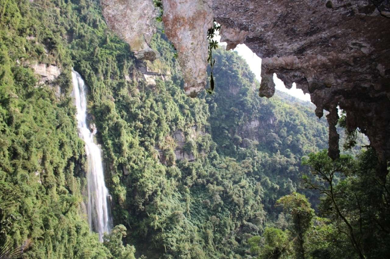 Colagem de mídia