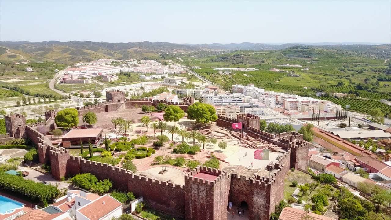 Colagem de mídia