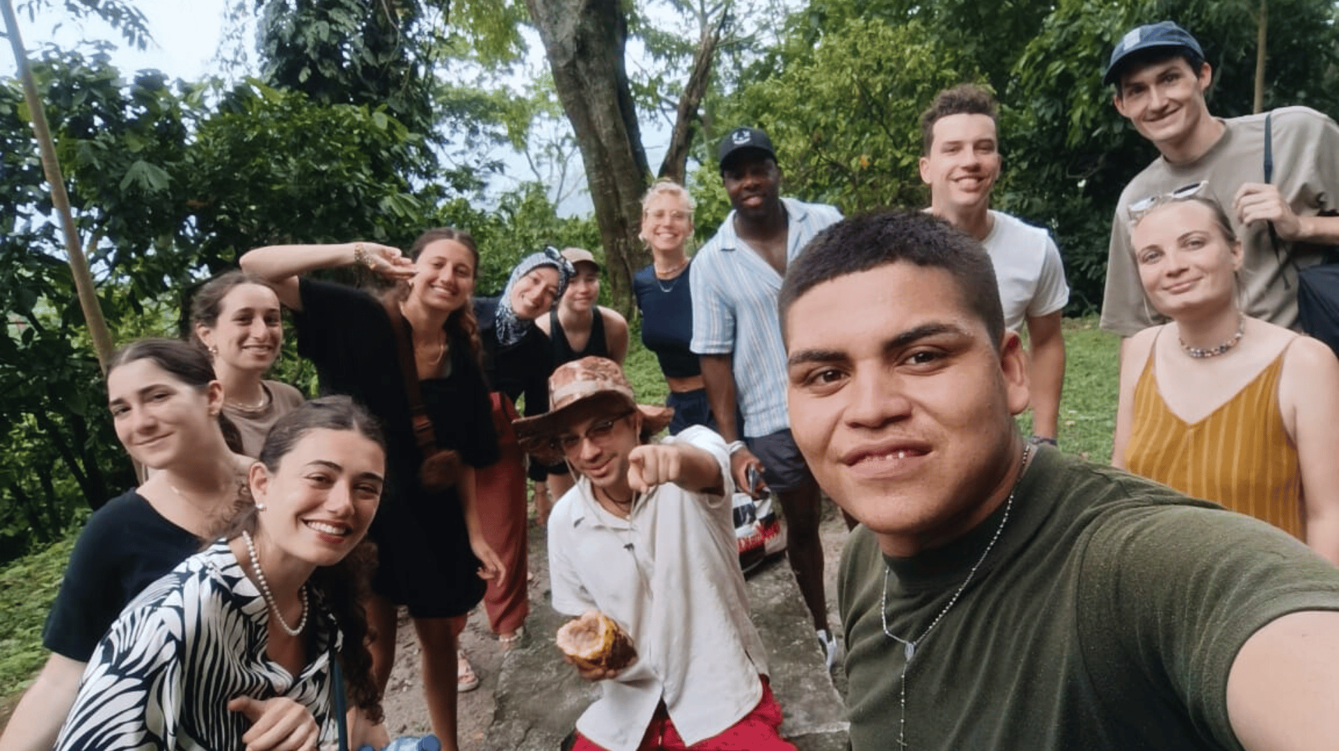 Colagem de mídia