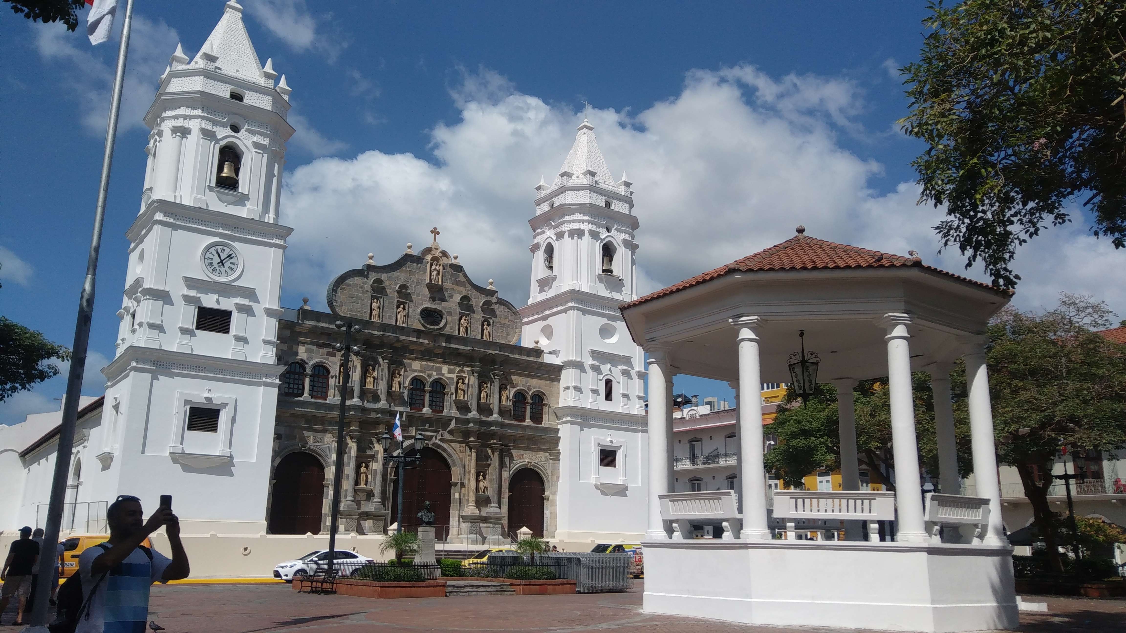 Colagem de mídia