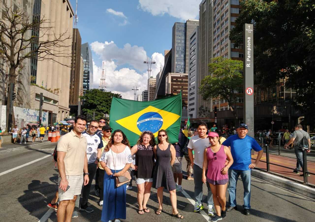 Colagem de mídia