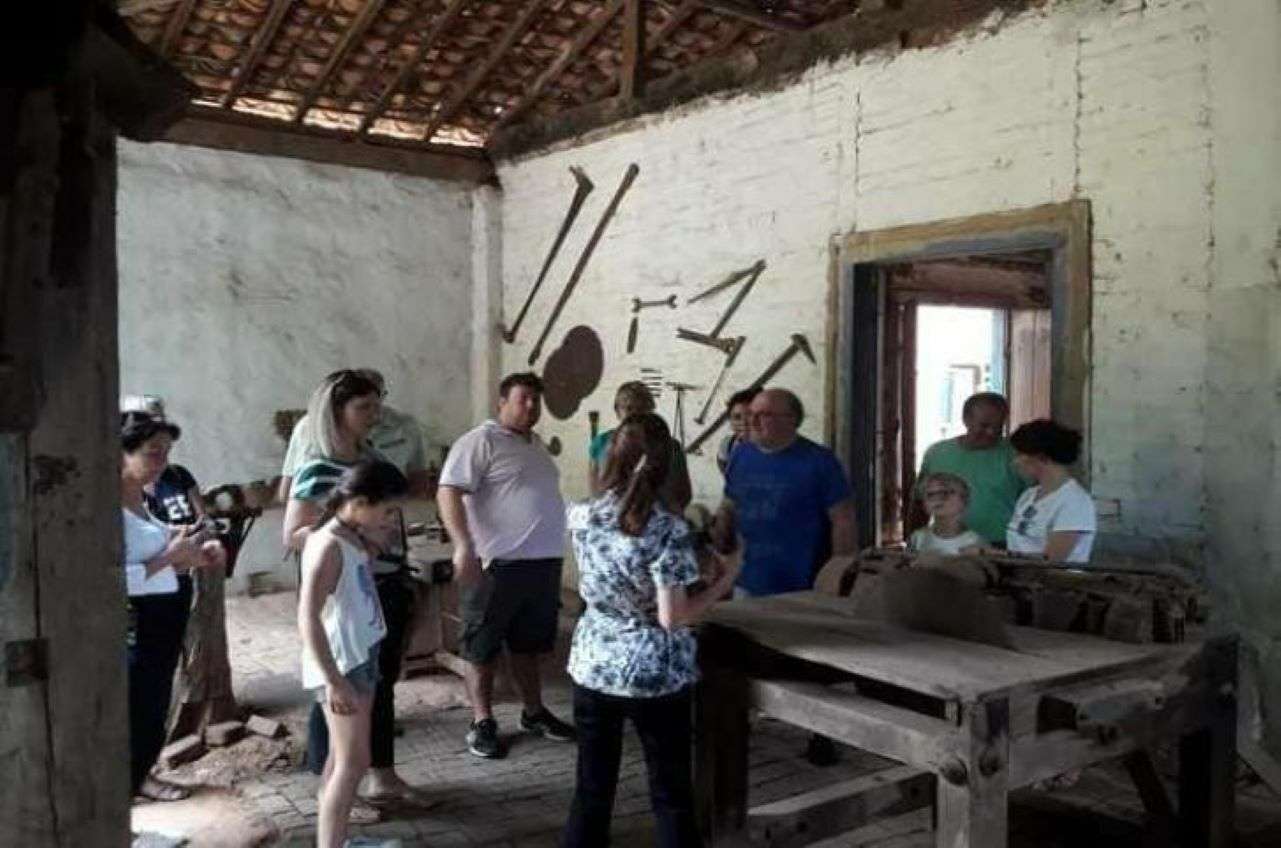Colagem de mídia