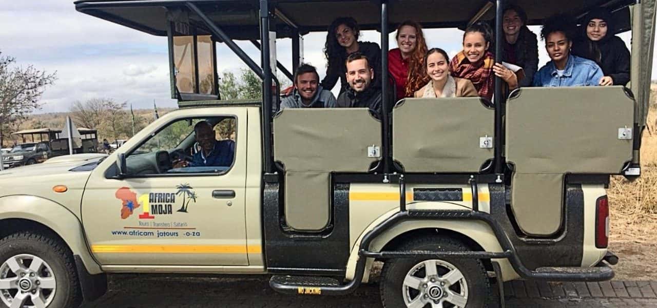 Colagem de mídia