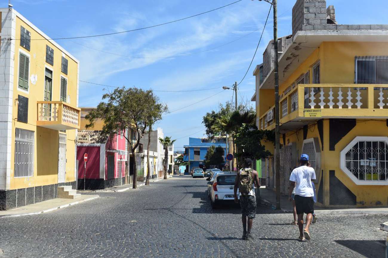Colagem de mídia