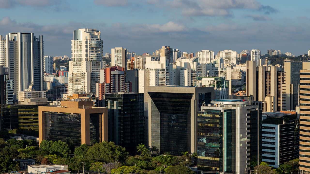 Colagem de mídia