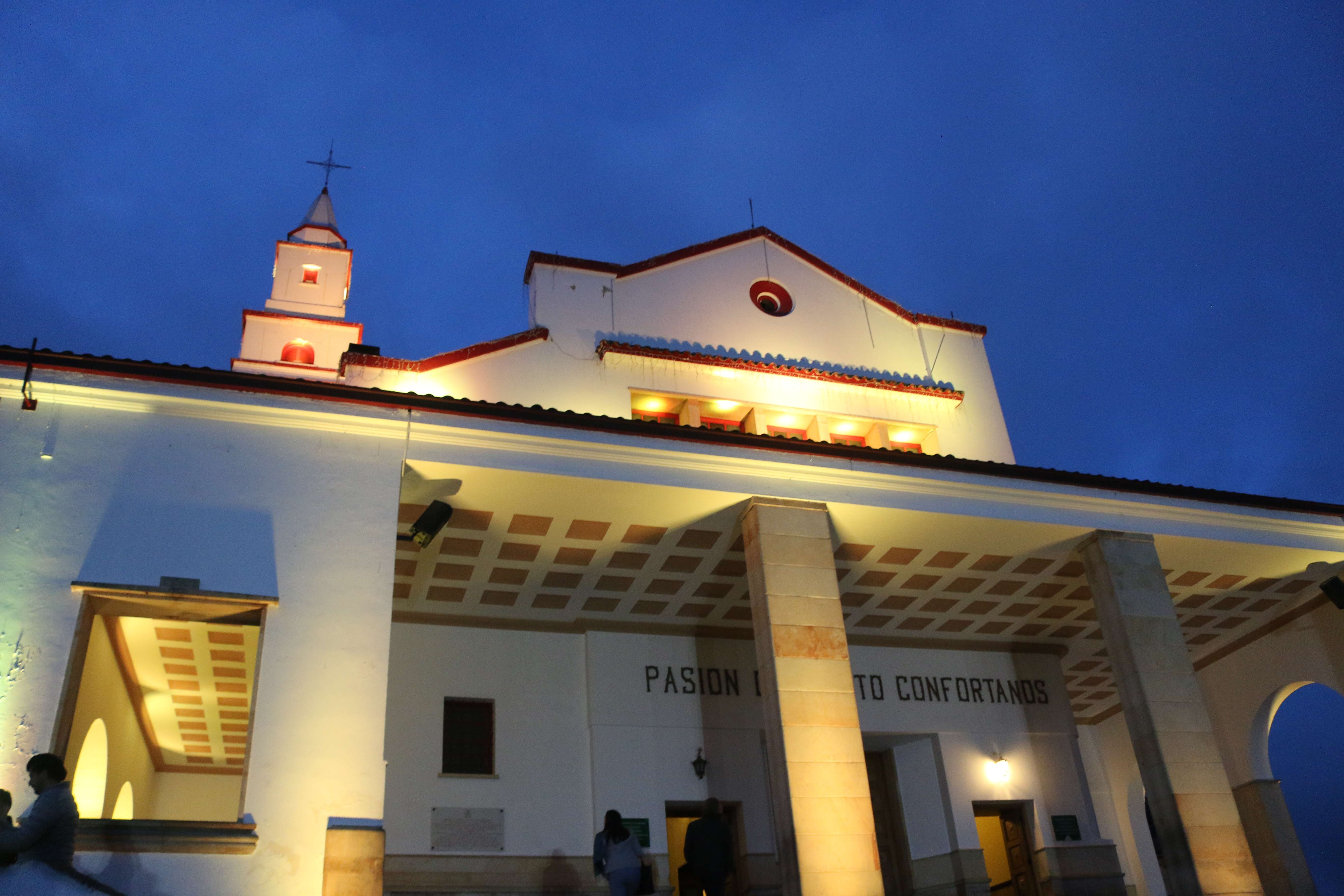 Colagem de mídia