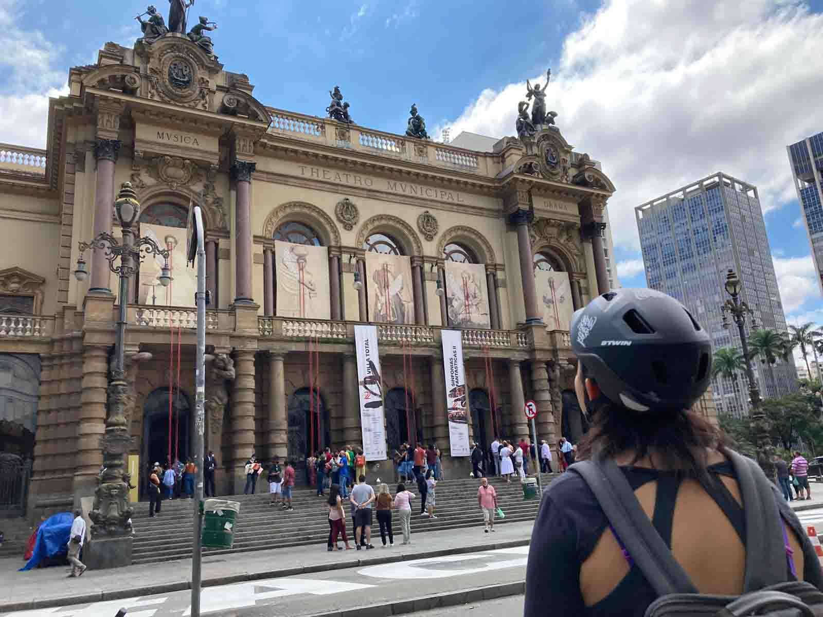 Colagem de mídia